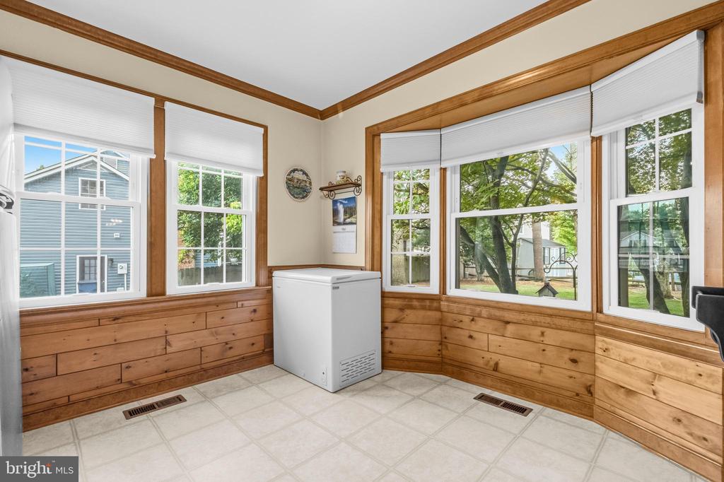 1 RODEO CT, FREDERICKSBURG, Virginia 22407, 4 Bedrooms Bedrooms, ,2 BathroomsBathrooms,Residential,BREEZEWOOD,1 RODEO CT,VASP2041102 MLS # VASP2041102