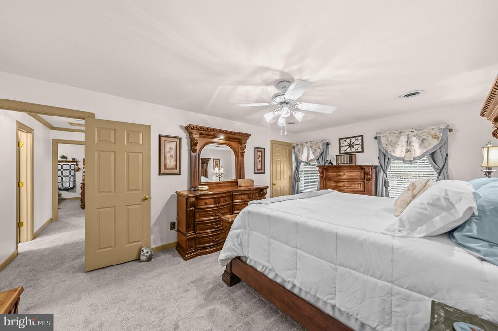 1 RODEO CT, FREDERICKSBURG, Virginia 22407, 4 Bedrooms Bedrooms, ,2 BathroomsBathrooms,Residential,BREEZEWOOD,1 RODEO CT,VASP2041102 MLS # VASP2041102