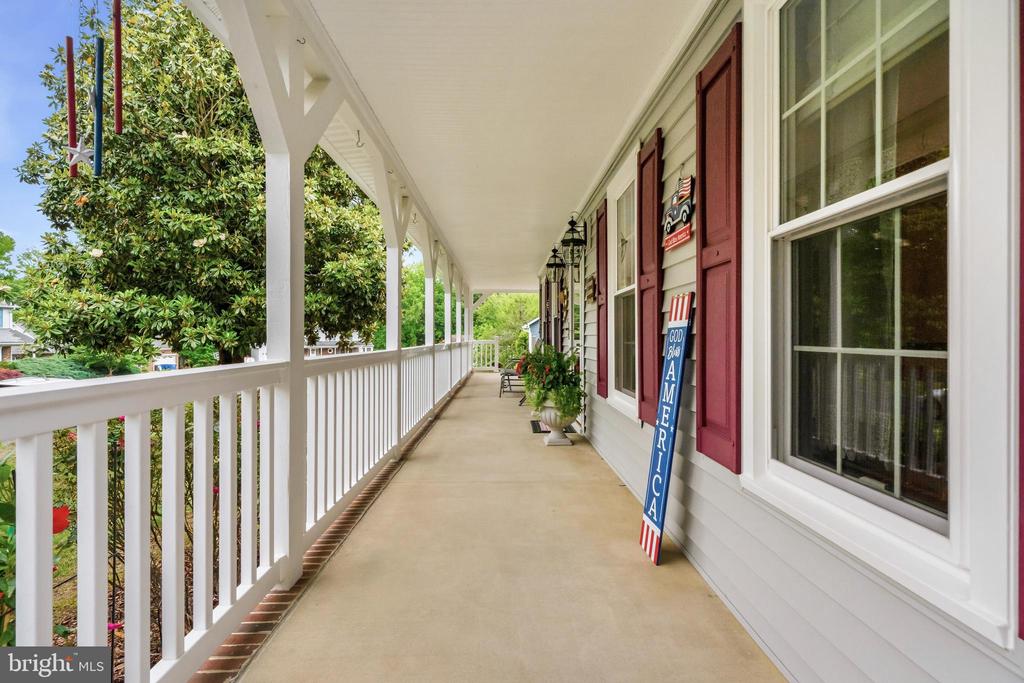 1 RODEO CT, FREDERICKSBURG, Virginia 22407, 4 Bedrooms Bedrooms, ,2 BathroomsBathrooms,Residential,BREEZEWOOD,1 RODEO CT,VASP2041102 MLS # VASP2041102