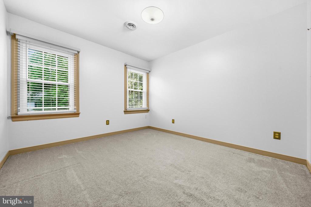 1 RODEO CT, FREDERICKSBURG, Virginia 22407, 4 Bedrooms Bedrooms, ,2 BathroomsBathrooms,Residential,BREEZEWOOD,1 RODEO CT,VASP2041102 MLS # VASP2041102
