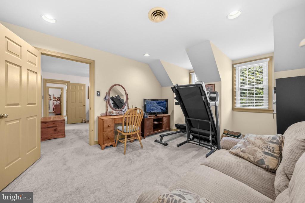 1 RODEO CT, FREDERICKSBURG, Virginia 22407, 4 Bedrooms Bedrooms, ,2 BathroomsBathrooms,Residential,BREEZEWOOD,1 RODEO CT,VASP2041102 MLS # VASP2041102