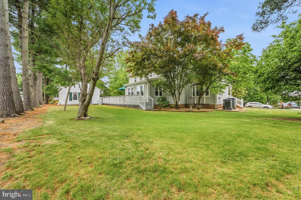 1 RODEO CT, FREDERICKSBURG, Virginia 22407, 4 Bedrooms Bedrooms, ,2 BathroomsBathrooms,Residential,BREEZEWOOD,1 RODEO CT,VASP2041102 MLS # VASP2041102