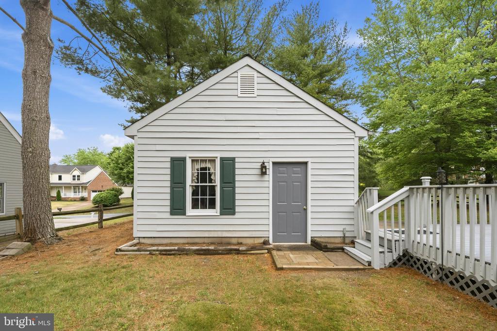 1 RODEO CT, FREDERICKSBURG, Virginia 22407, 4 Bedrooms Bedrooms, ,2 BathroomsBathrooms,Residential,BREEZEWOOD,1 RODEO CT,VASP2041102 MLS # VASP2041102