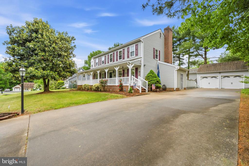 1 RODEO CT, FREDERICKSBURG, Virginia 22407, 4 Bedrooms Bedrooms, ,2 BathroomsBathrooms,Residential,BREEZEWOOD,1 RODEO CT,VASP2041102 MLS # VASP2041102