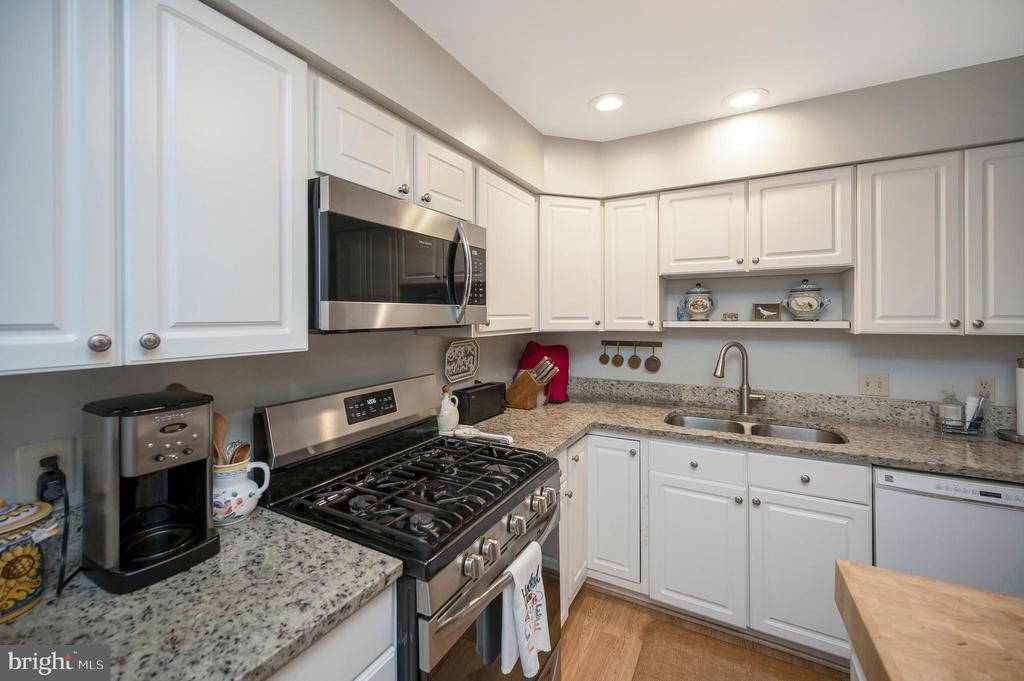 2402 LAKEVIEW PARKWAY, LOCUST GROVE, Virginia 22508, 3 Bedrooms Bedrooms, ,2 BathroomsBathrooms,Residential,2402 LAKEVIEW PARKWAY,VAOR2014284 MLS # VAOR2014284 2402 LAKEVIEW PARKWAY, LOCUST GROVE, Virginia 22508, 3 Bedrooms Bedrooms, ,2 BathroomsBathrooms,Residential,2402 LAKEVIEW PARKWAY,VAOR2014284 MLS # VAOR2014284