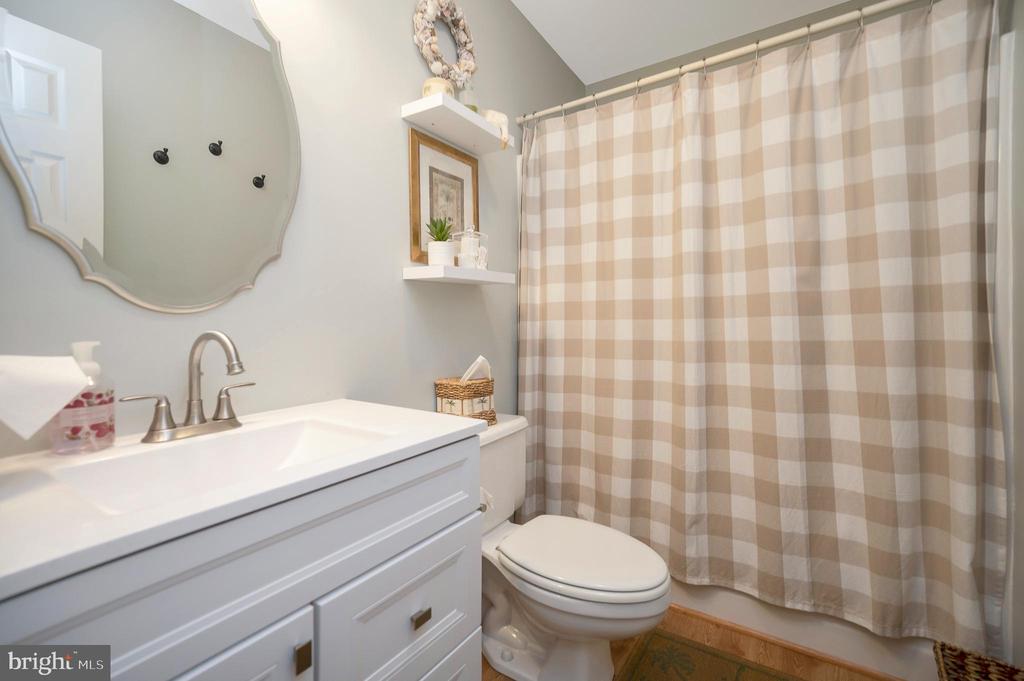 2402 LAKEVIEW PARKWAY, LOCUST GROVE, Virginia 22508, 3 Bedrooms Bedrooms, ,2 BathroomsBathrooms,Residential,2402 LAKEVIEW PARKWAY,VAOR2014284 MLS # VAOR2014284 2402 LAKEVIEW PARKWAY, LOCUST GROVE, Virginia 22508, 3 Bedrooms Bedrooms, ,2 BathroomsBathrooms,Residential,2402 LAKEVIEW PARKWAY,VAOR2014284 MLS # VAOR2014284