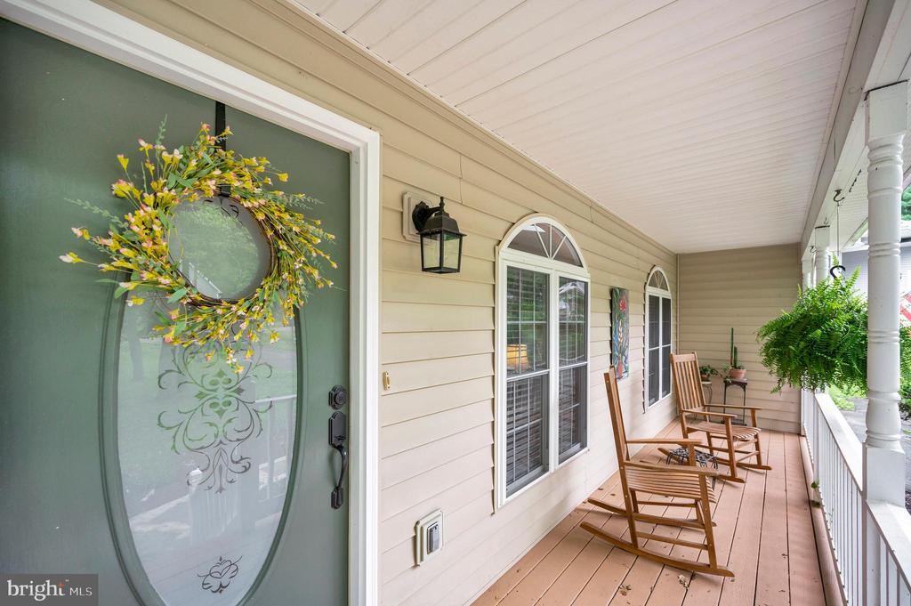 2402 LAKEVIEW PARKWAY, LOCUST GROVE, Virginia 22508, 3 Bedrooms Bedrooms, ,2 BathroomsBathrooms,Residential,2402 LAKEVIEW PARKWAY,VAOR2014284 MLS # VAOR2014284 2402 LAKEVIEW PARKWAY, LOCUST GROVE, Virginia 22508, 3 Bedrooms Bedrooms, ,2 BathroomsBathrooms,Residential,2402 LAKEVIEW PARKWAY,VAOR2014284 MLS # VAOR2014284