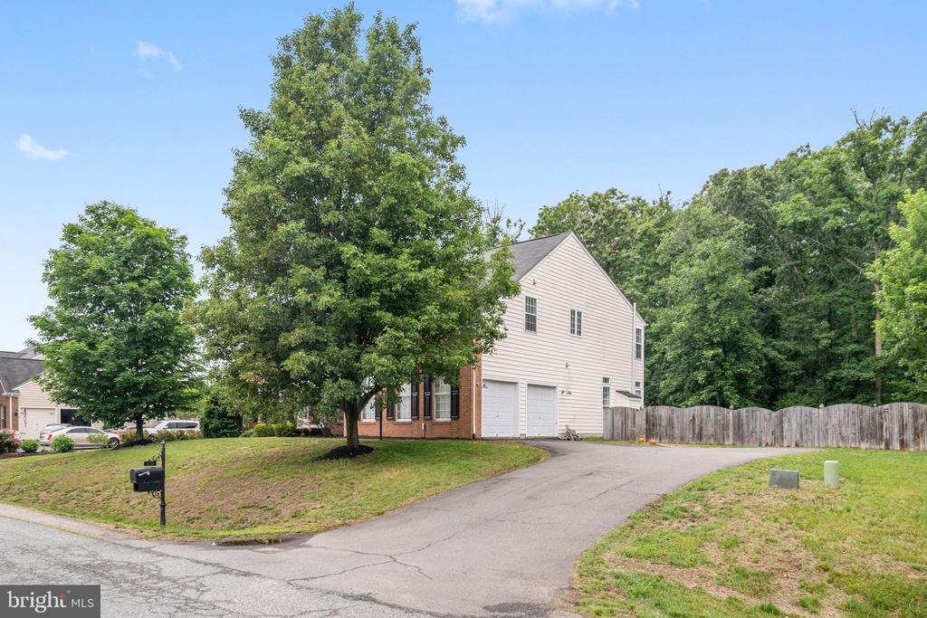 11324 LONG BRANCH WAY, FREDERICKSBURG, Virginia 22408, 5 Bedrooms Bedrooms, ,3 BathroomsBathrooms,Residential,11324 LONG BRANCH WAY,VASP2042326 MLS # VASP2042326 11324 LONG BRANCH WAY, FREDERICKSBURG, Virginia 22408, 5 Bedrooms Bedrooms, ,3 BathroomsBathrooms,Residential,11324 LONG BRANCH WAY,VASP2042326 MLS # VASP2042326