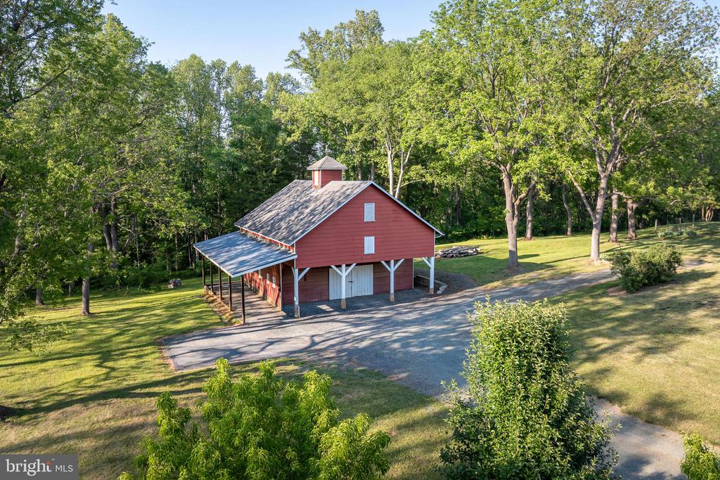 67 THOMAS JEFFERSON PKWY, PALMYRA, Virginia 22963, 5 Bedrooms Bedrooms, ,2 BathroomsBathrooms,Residential,67 THOMAS JEFFERSON PKWY,VAFN2000690 MLS # VAFN2000690
