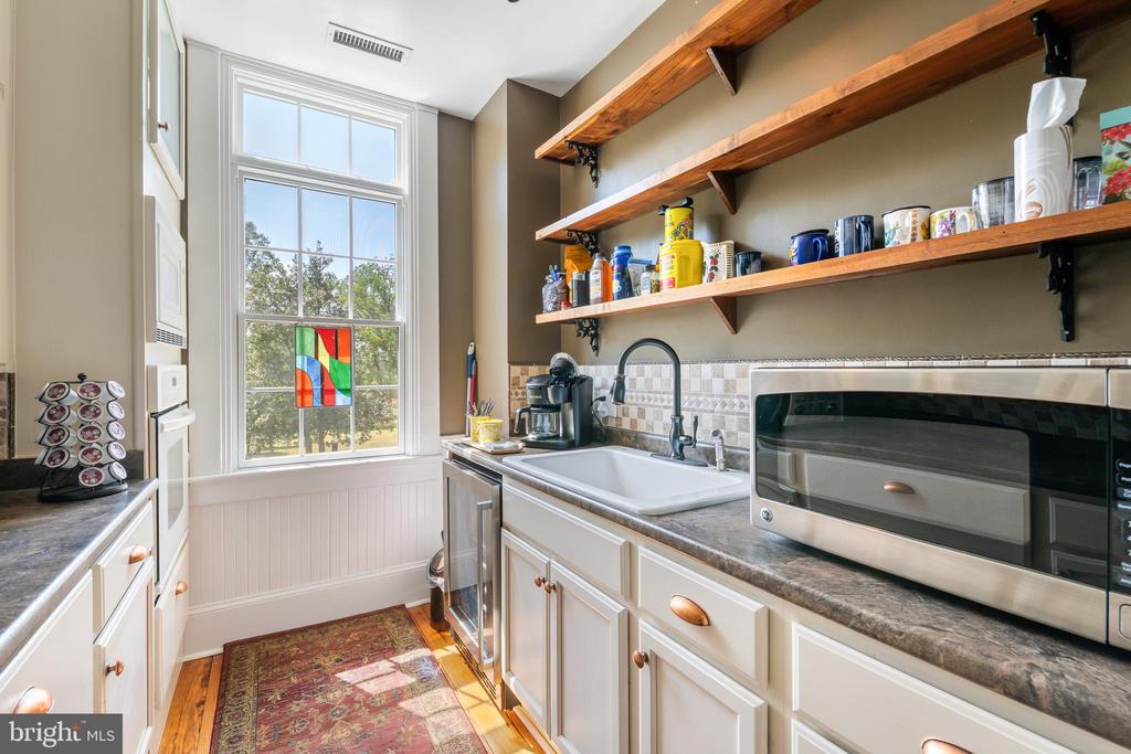 67 THOMAS JEFFERSON PKWY, PALMYRA, Virginia 22963, 5 Bedrooms Bedrooms, ,2 BathroomsBathrooms,Residential,67 THOMAS JEFFERSON PKWY,VAFN2000690 MLS # VAFN2000690