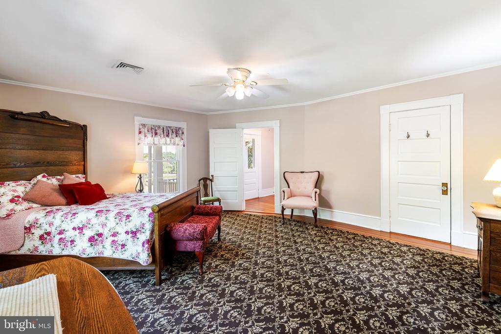 67 THOMAS JEFFERSON PKWY, PALMYRA, Virginia 22963, 5 Bedrooms Bedrooms, ,2 BathroomsBathrooms,Residential,67 THOMAS JEFFERSON PKWY,VAFN2000690 MLS # VAFN2000690
