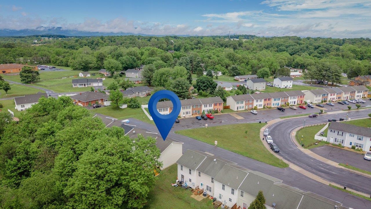 214 KADIES LN, EDINBURG, Virginia 22824, 2 Bedrooms Bedrooms, ,2 BathroomsBathrooms,Residential,214 KADIES LN,677538 MLS # 677538