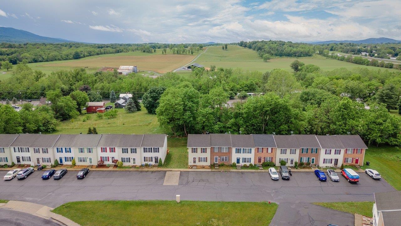 214 KADIES LN, EDINBURG, Virginia 22824, 2 Bedrooms Bedrooms, ,2 BathroomsBathrooms,Residential,214 KADIES LN,677538 MLS # 677538