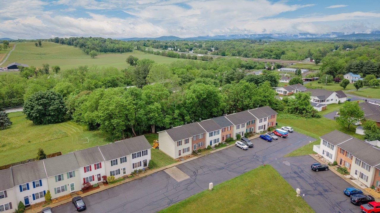 214 KADIES LN, EDINBURG, Virginia 22824, 2 Bedrooms Bedrooms, ,2 BathroomsBathrooms,Residential,214 KADIES LN,677538 MLS # 677538