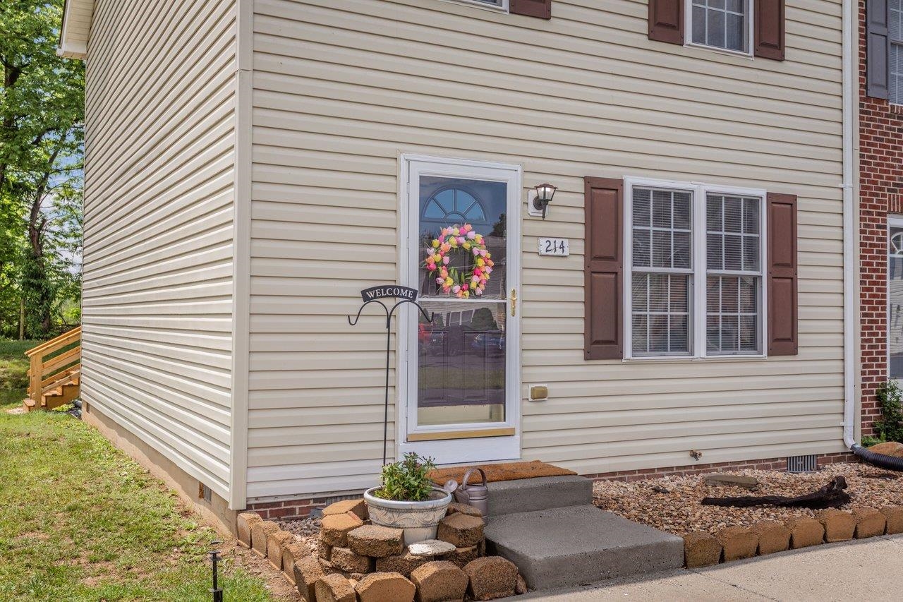 214 KADIES LN, EDINBURG, Virginia 22824, 2 Bedrooms Bedrooms, ,2 BathroomsBathrooms,Residential,214 KADIES LN,677538 MLS # 677538