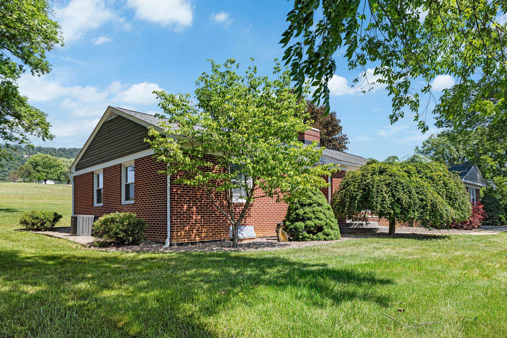 14441 NORTH MOUNTAIN RD, BROADWAY, Virginia 22815, 3 Bedrooms Bedrooms, ,2 BathroomsBathrooms,Residential,14441 NORTH MOUNTAIN RD,677543 MLS # 677543 14441 NORTH MOUNTAIN RD, BROADWAY, Virginia 22815, 3 Bedrooms Bedrooms, ,2 BathroomsBathrooms,Residential,14441 NORTH MOUNTAIN RD,677543 MLS # 677543