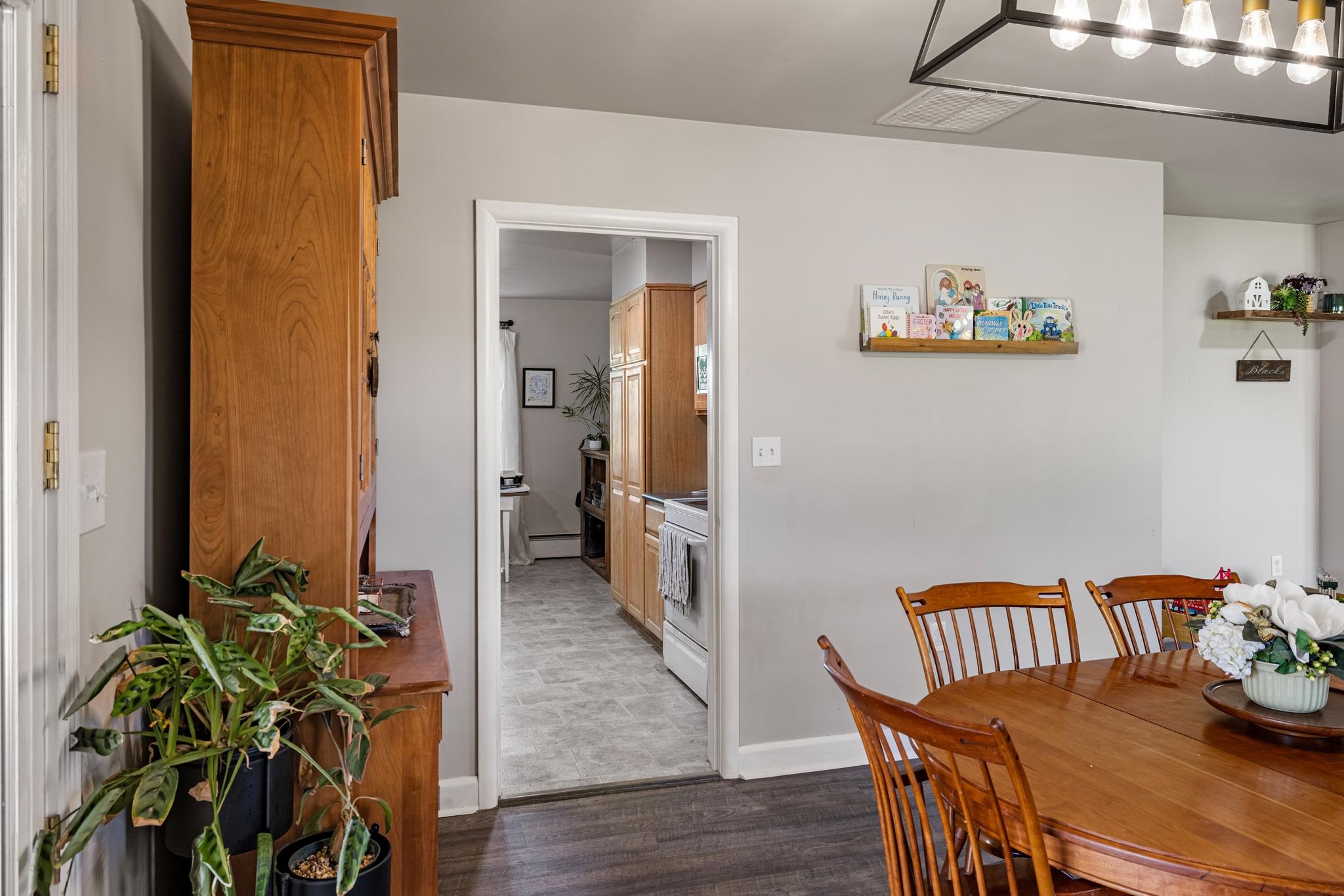 14441 NORTH MOUNTAIN RD, BROADWAY, Virginia 22815, 3 Bedrooms Bedrooms, ,2 BathroomsBathrooms,Residential,14441 NORTH MOUNTAIN RD,677543 MLS # 677543 14441 NORTH MOUNTAIN RD, BROADWAY, Virginia 22815, 3 Bedrooms Bedrooms, ,2 BathroomsBathrooms,Residential,14441 NORTH MOUNTAIN RD,677543 MLS # 677543