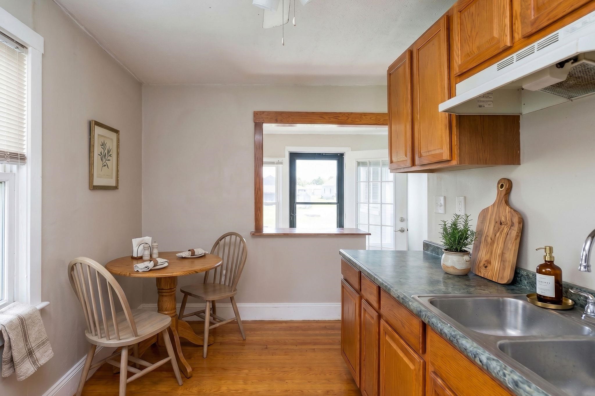 316 NORTH RIVER RD, BRIDGEWATER, Virginia 22812, 2 Bedrooms Bedrooms, ,1 BathroomBathrooms,Residential,316 NORTH RIVER RD,677741 MLS # 677741