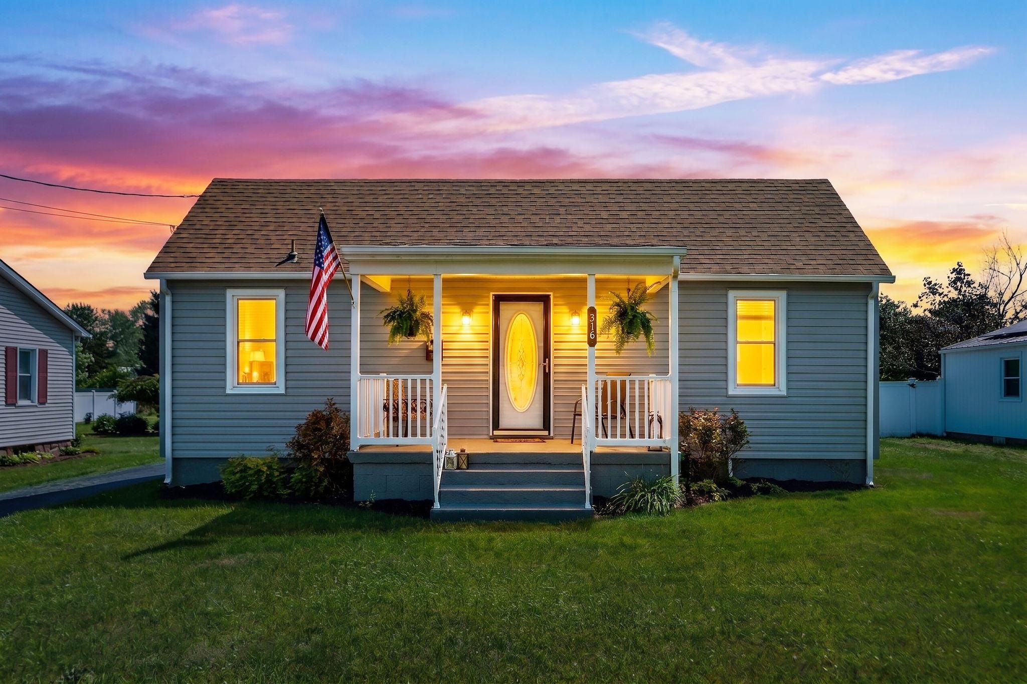 316 NORTH RIVER RD, BRIDGEWATER, Virginia 22812, 2 Bedrooms Bedrooms, ,1 BathroomBathrooms,Residential,316 NORTH RIVER RD,677741 MLS # 677741