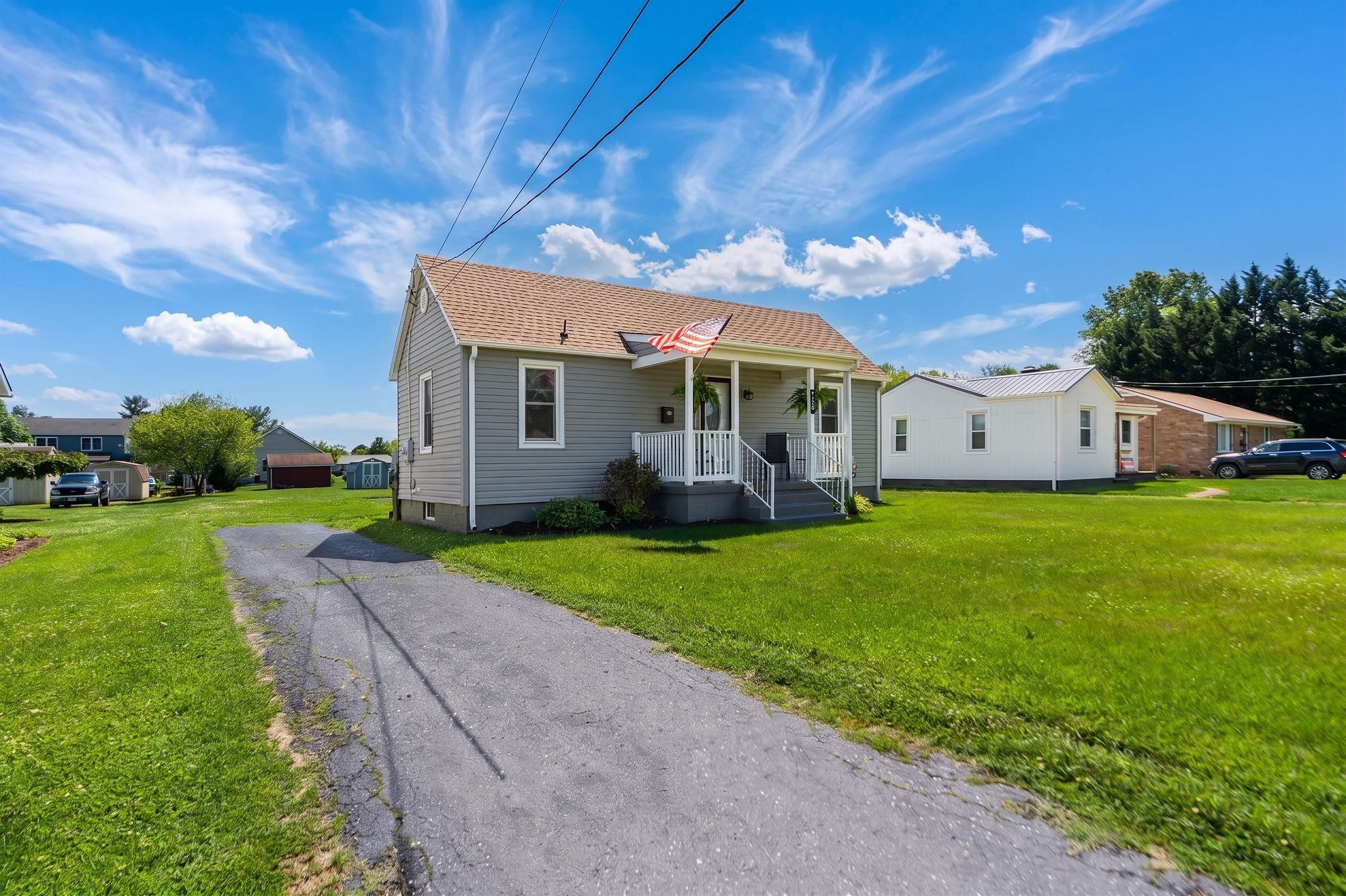 316 NORTH RIVER RD, BRIDGEWATER, Virginia 22812, 2 Bedrooms Bedrooms, ,1 BathroomBathrooms,Residential,316 NORTH RIVER RD,677741 MLS # 677741