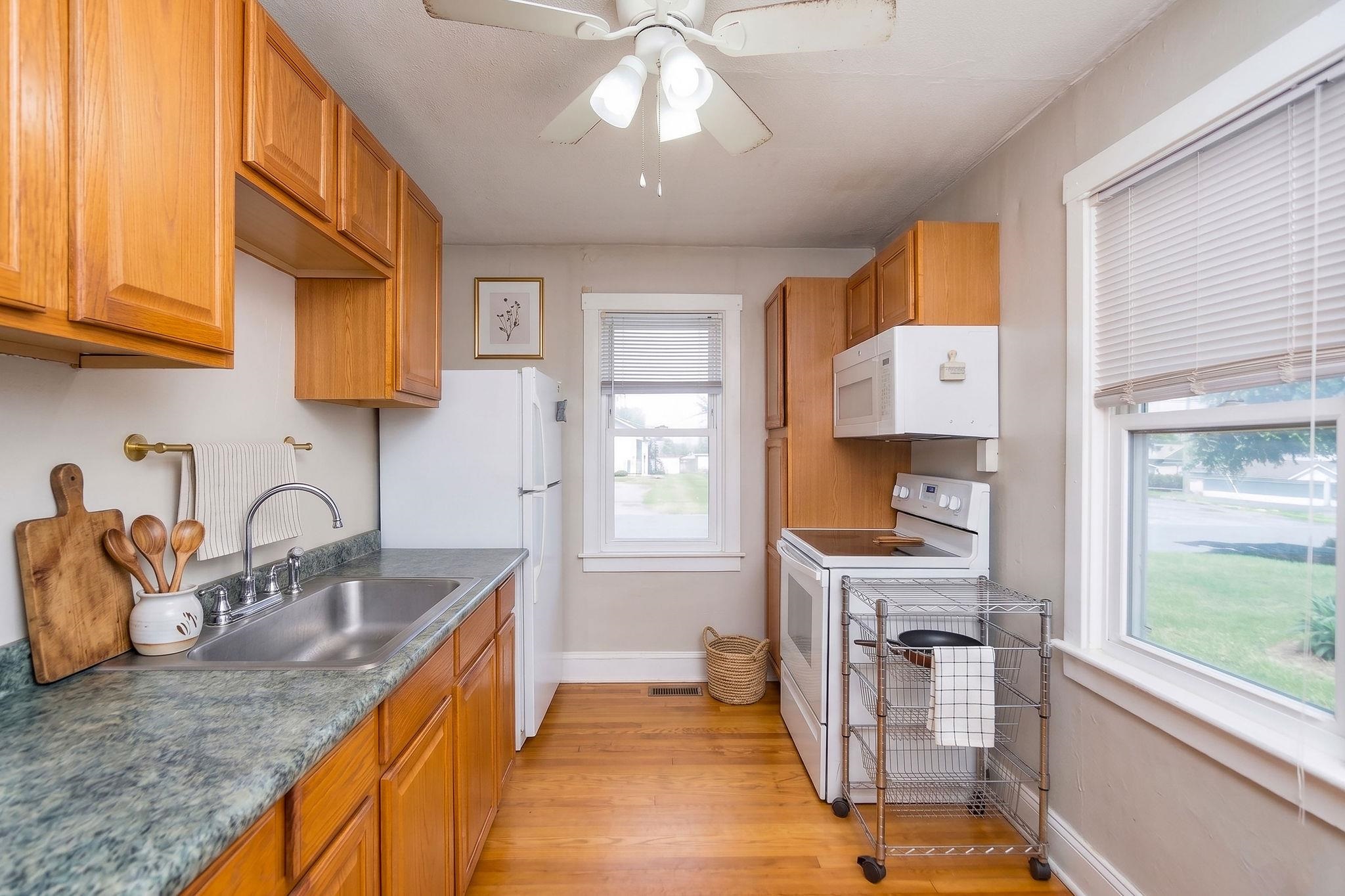 316 NORTH RIVER RD, BRIDGEWATER, Virginia 22812, 2 Bedrooms Bedrooms, ,1 BathroomBathrooms,Residential,316 NORTH RIVER RD,677741 MLS # 677741
