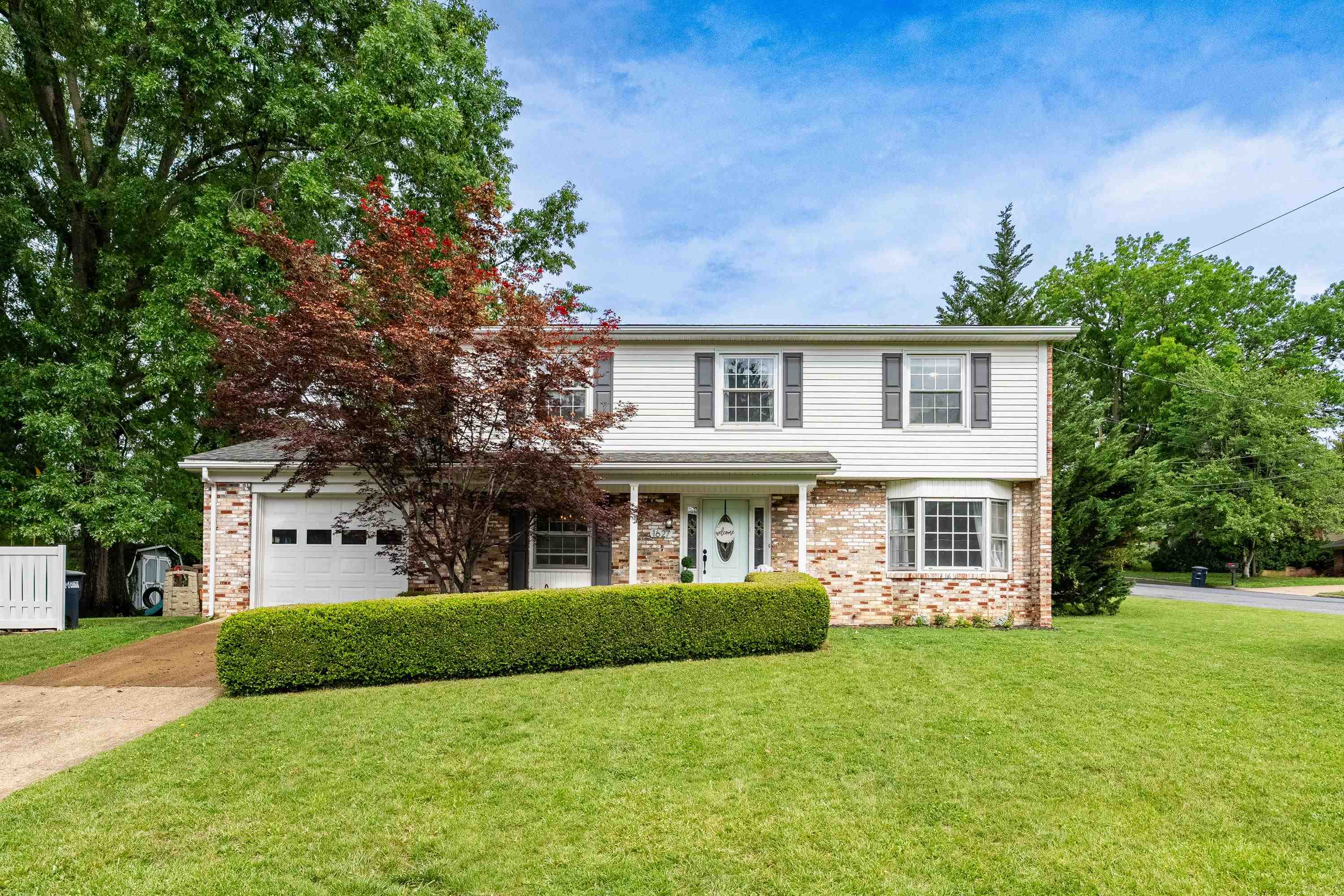 1627 CENTRAL AVE, HARRISONBURG, Virginia 22801, 4 Bedrooms Bedrooms, ,2 BathroomsBathrooms,Residential,1627 CENTRAL AVE,677742 MLS # 677742 1627 CENTRAL AVE, HARRISONBURG, Virginia 22801, 4 Bedrooms Bedrooms, ,2 BathroomsBathrooms,Residential,1627 CENTRAL AVE,677742 MLS # 677742