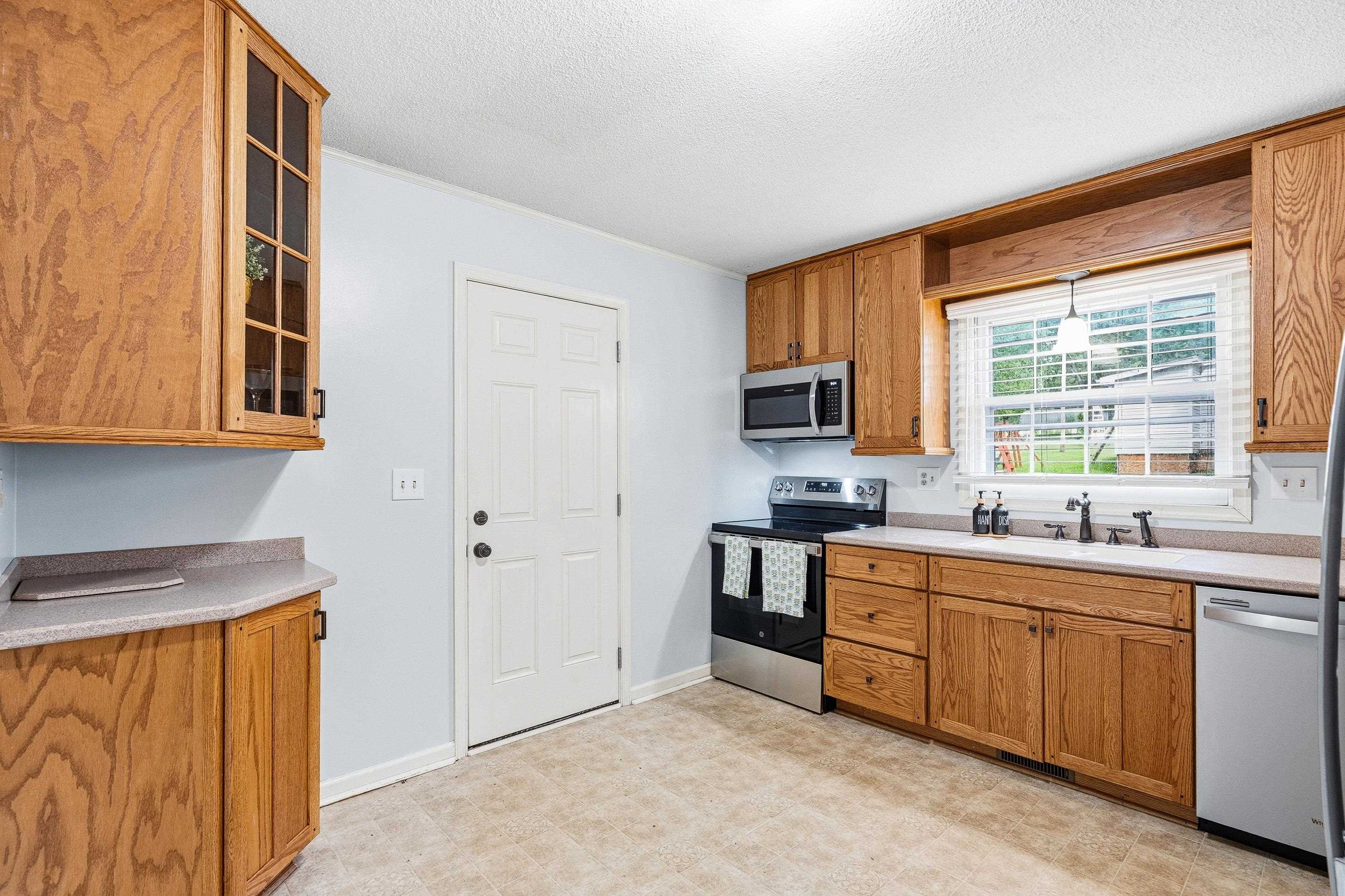1627 CENTRAL AVE, HARRISONBURG, Virginia 22801, 4 Bedrooms Bedrooms, ,2 BathroomsBathrooms,Residential,1627 CENTRAL AVE,677742 MLS # 677742 1627 CENTRAL AVE, HARRISONBURG, Virginia 22801, 4 Bedrooms Bedrooms, ,2 BathroomsBathrooms,Residential,1627 CENTRAL AVE,677742 MLS # 677742