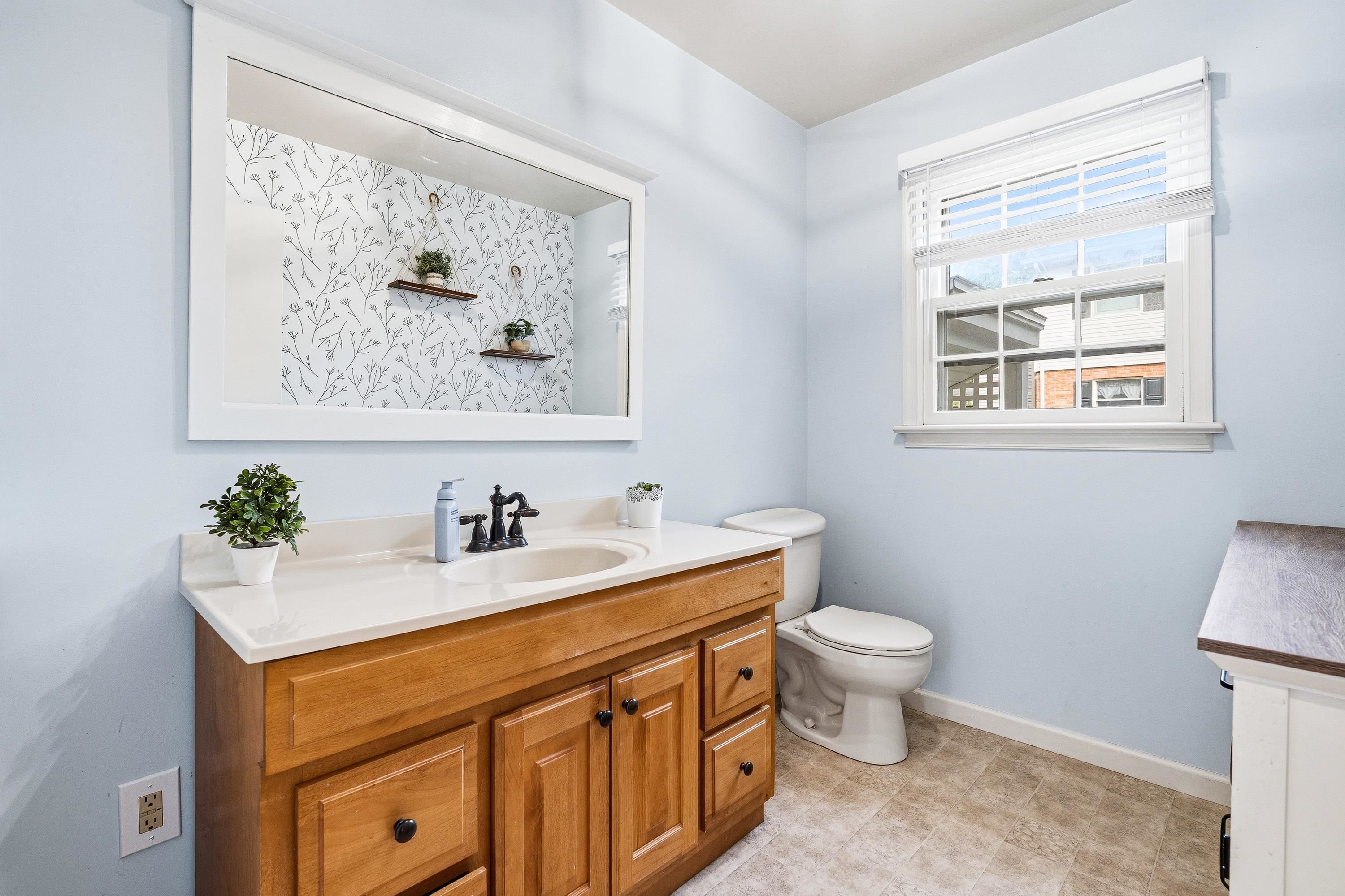 1627 CENTRAL AVE, HARRISONBURG, Virginia 22801, 4 Bedrooms Bedrooms, ,2 BathroomsBathrooms,Residential,1627 CENTRAL AVE,677742 MLS # 677742 1627 CENTRAL AVE, HARRISONBURG, Virginia 22801, 4 Bedrooms Bedrooms, ,2 BathroomsBathrooms,Residential,1627 CENTRAL AVE,677742 MLS # 677742