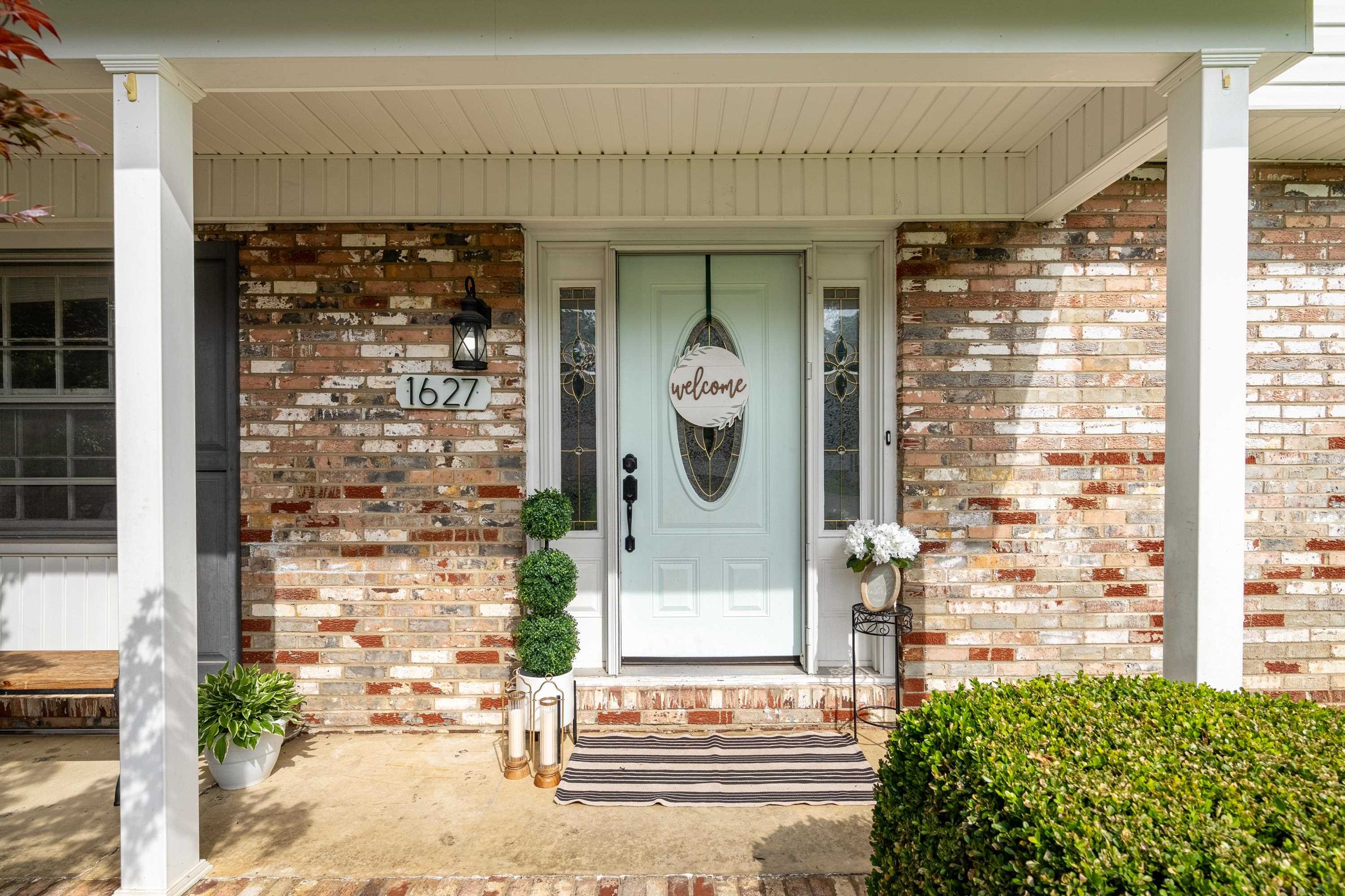 1627 CENTRAL AVE, HARRISONBURG, Virginia 22801, 4 Bedrooms Bedrooms, ,2 BathroomsBathrooms,Residential,1627 CENTRAL AVE,677742 MLS # 677742 1627 CENTRAL AVE, HARRISONBURG, Virginia 22801, 4 Bedrooms Bedrooms, ,2 BathroomsBathrooms,Residential,1627 CENTRAL AVE,677742 MLS # 677742