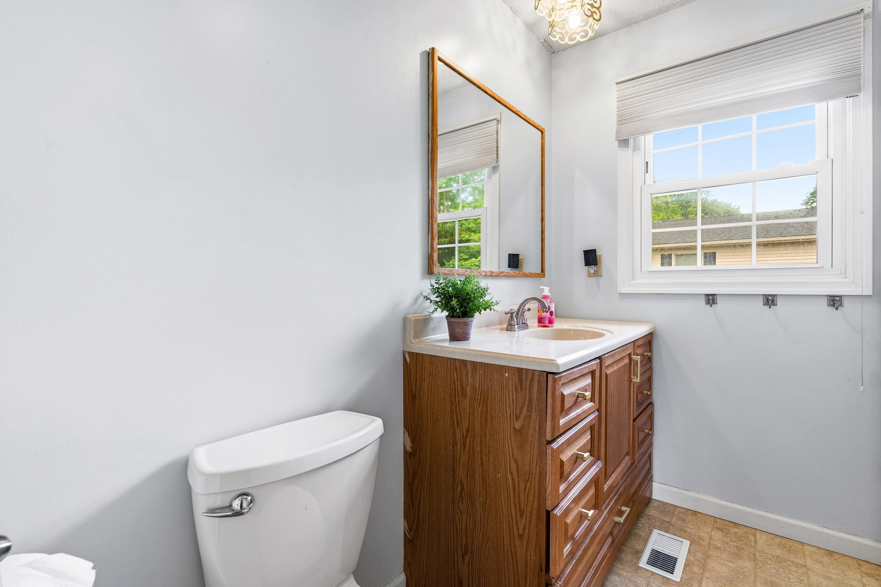 1627 CENTRAL AVE, HARRISONBURG, Virginia 22801, 4 Bedrooms Bedrooms, ,2 BathroomsBathrooms,Residential,1627 CENTRAL AVE,677742 MLS # 677742 1627 CENTRAL AVE, HARRISONBURG, Virginia 22801, 4 Bedrooms Bedrooms, ,2 BathroomsBathrooms,Residential,1627 CENTRAL AVE,677742 MLS # 677742