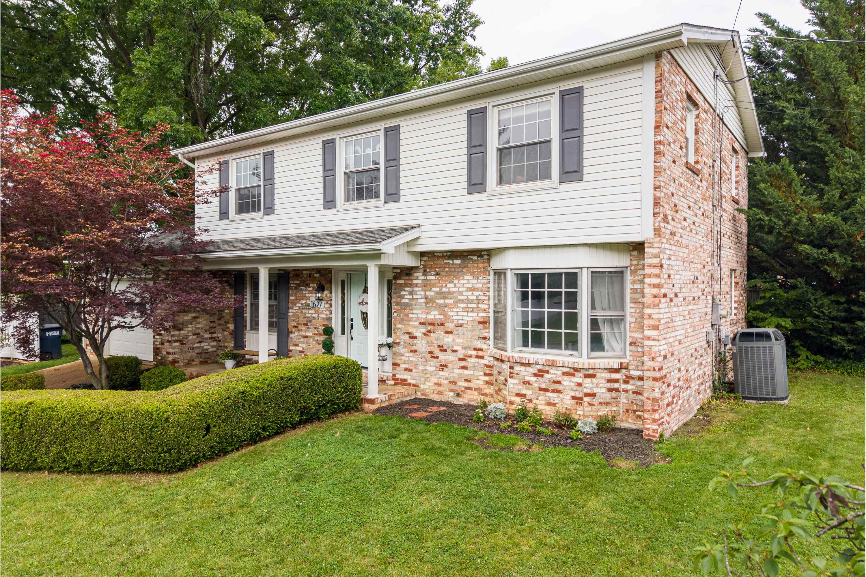 1627 CENTRAL AVE, HARRISONBURG, Virginia 22801, 4 Bedrooms Bedrooms, ,2 BathroomsBathrooms,Residential,1627 CENTRAL AVE,677742 MLS # 677742 1627 CENTRAL AVE, HARRISONBURG, Virginia 22801, 4 Bedrooms Bedrooms, ,2 BathroomsBathrooms,Residential,1627 CENTRAL AVE,677742 MLS # 677742