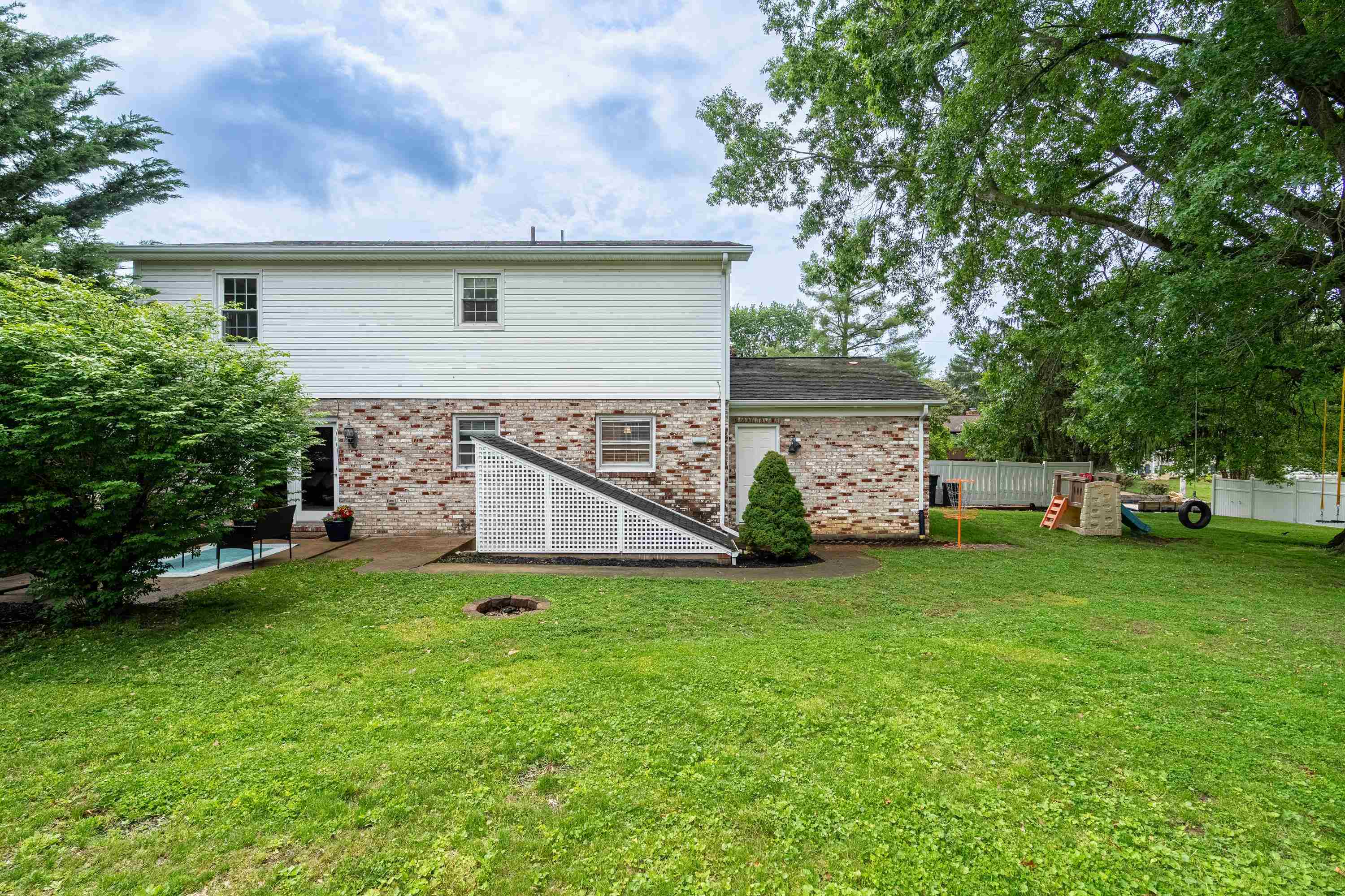 1627 CENTRAL AVE, HARRISONBURG, Virginia 22801, 4 Bedrooms Bedrooms, ,2 BathroomsBathrooms,Residential,1627 CENTRAL AVE,677742 MLS # 677742 1627 CENTRAL AVE, HARRISONBURG, Virginia 22801, 4 Bedrooms Bedrooms, ,2 BathroomsBathrooms,Residential,1627 CENTRAL AVE,677742 MLS # 677742