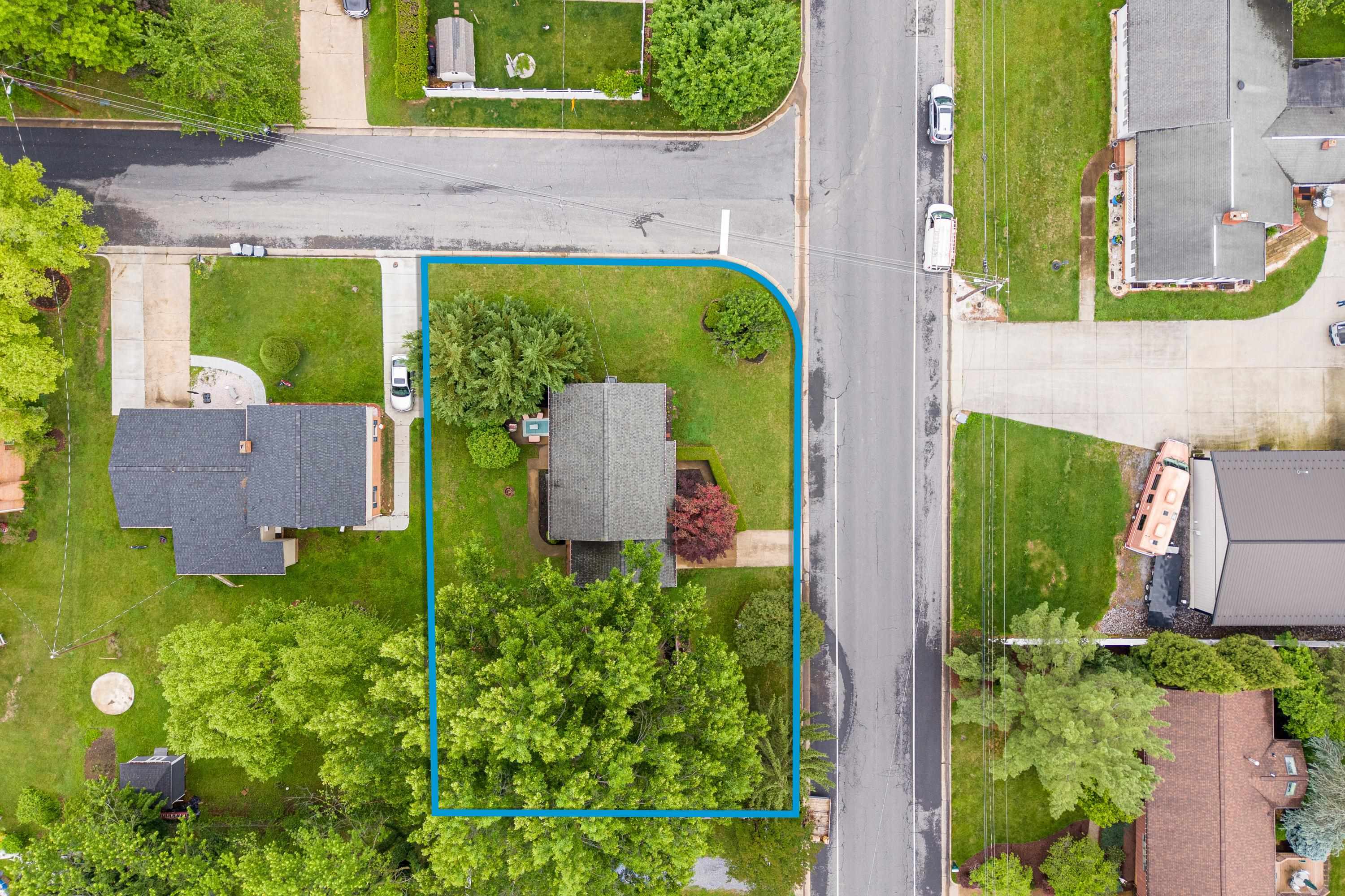 1627 CENTRAL AVE, HARRISONBURG, Virginia 22801, 4 Bedrooms Bedrooms, ,2 BathroomsBathrooms,Residential,1627 CENTRAL AVE,677742 MLS # 677742 1627 CENTRAL AVE, HARRISONBURG, Virginia 22801, 4 Bedrooms Bedrooms, ,2 BathroomsBathrooms,Residential,1627 CENTRAL AVE,677742 MLS # 677742