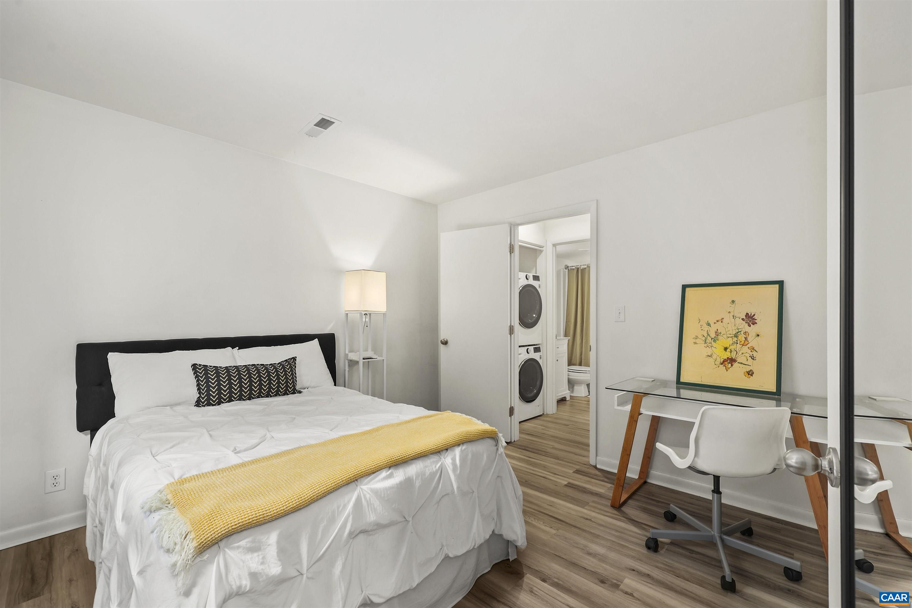 1243 CEDARS CT, CHARLOTTESVILLE, Virginia 22903, 1 Bedroom Bedrooms, ,1 BathroomBathrooms,Residential,1243 CEDARS CT,677748 MLS # 677748