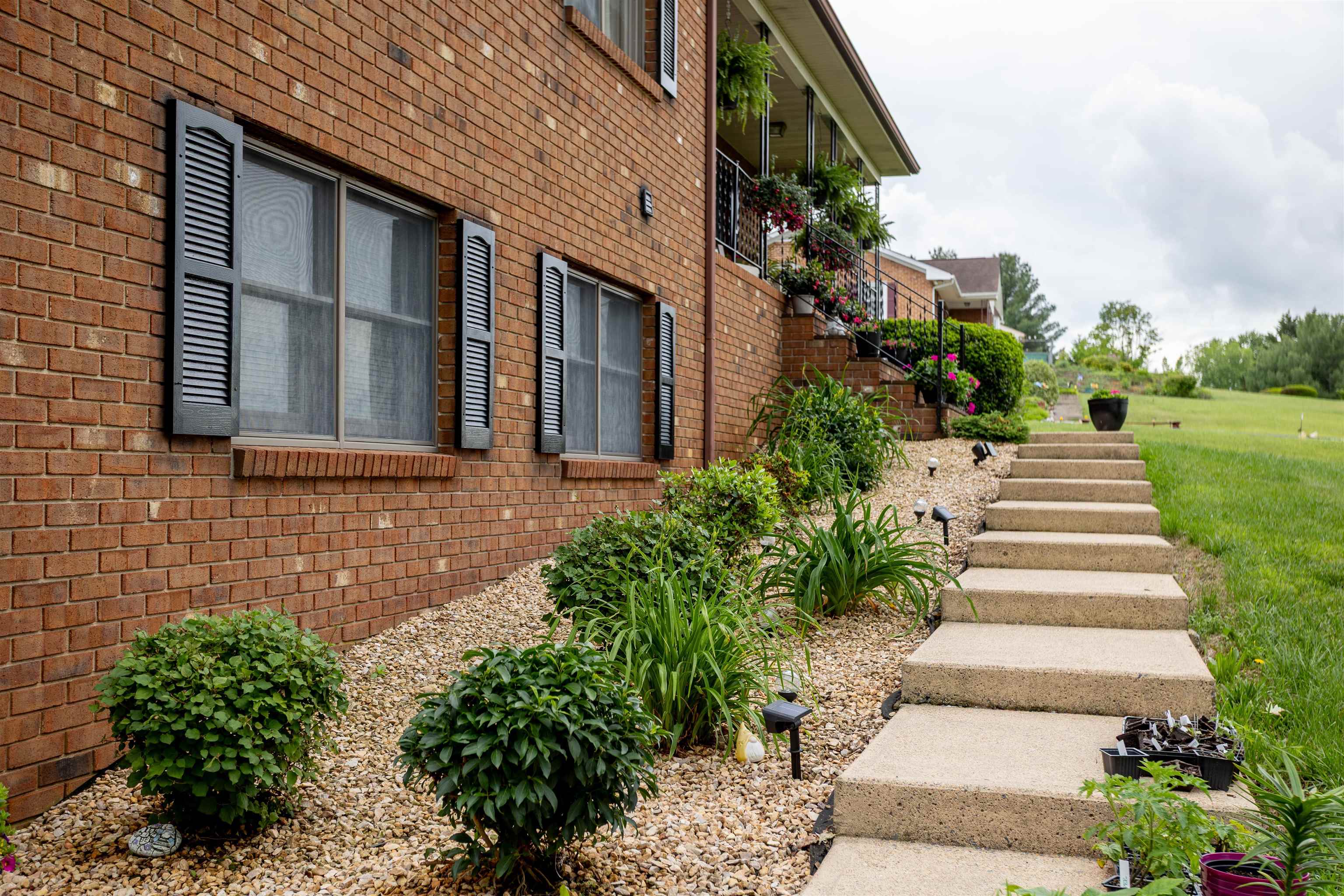 11 MEADOWBROOK DR, STUARTS DRAFT, Virginia 24477, 3 Bedrooms Bedrooms, ,2 BathroomsBathrooms,Residential,11 MEADOWBROOK DR,677750 MLS # 677750 11 MEADOWBROOK DR, STUARTS DRAFT, Virginia 24477, 3 Bedrooms Bedrooms, ,2 BathroomsBathrooms,Residential,11 MEADOWBROOK DR,677750 MLS # 677750