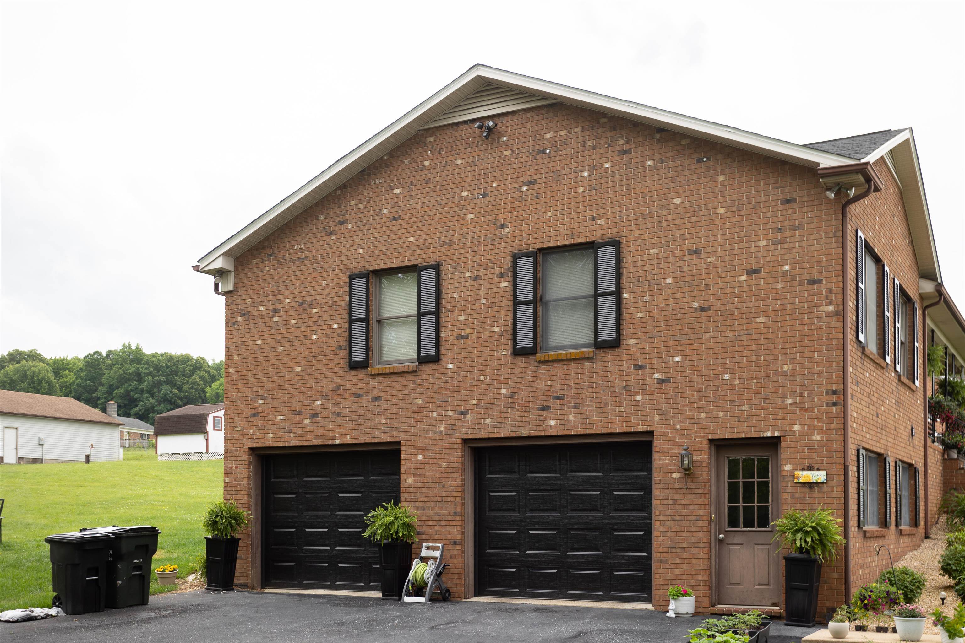 11 MEADOWBROOK DR, STUARTS DRAFT, Virginia 24477, 3 Bedrooms Bedrooms, ,2 BathroomsBathrooms,Residential,11 MEADOWBROOK DR,677750 MLS # 677750 11 MEADOWBROOK DR, STUARTS DRAFT, Virginia 24477, 3 Bedrooms Bedrooms, ,2 BathroomsBathrooms,Residential,11 MEADOWBROOK DR,677750 MLS # 677750