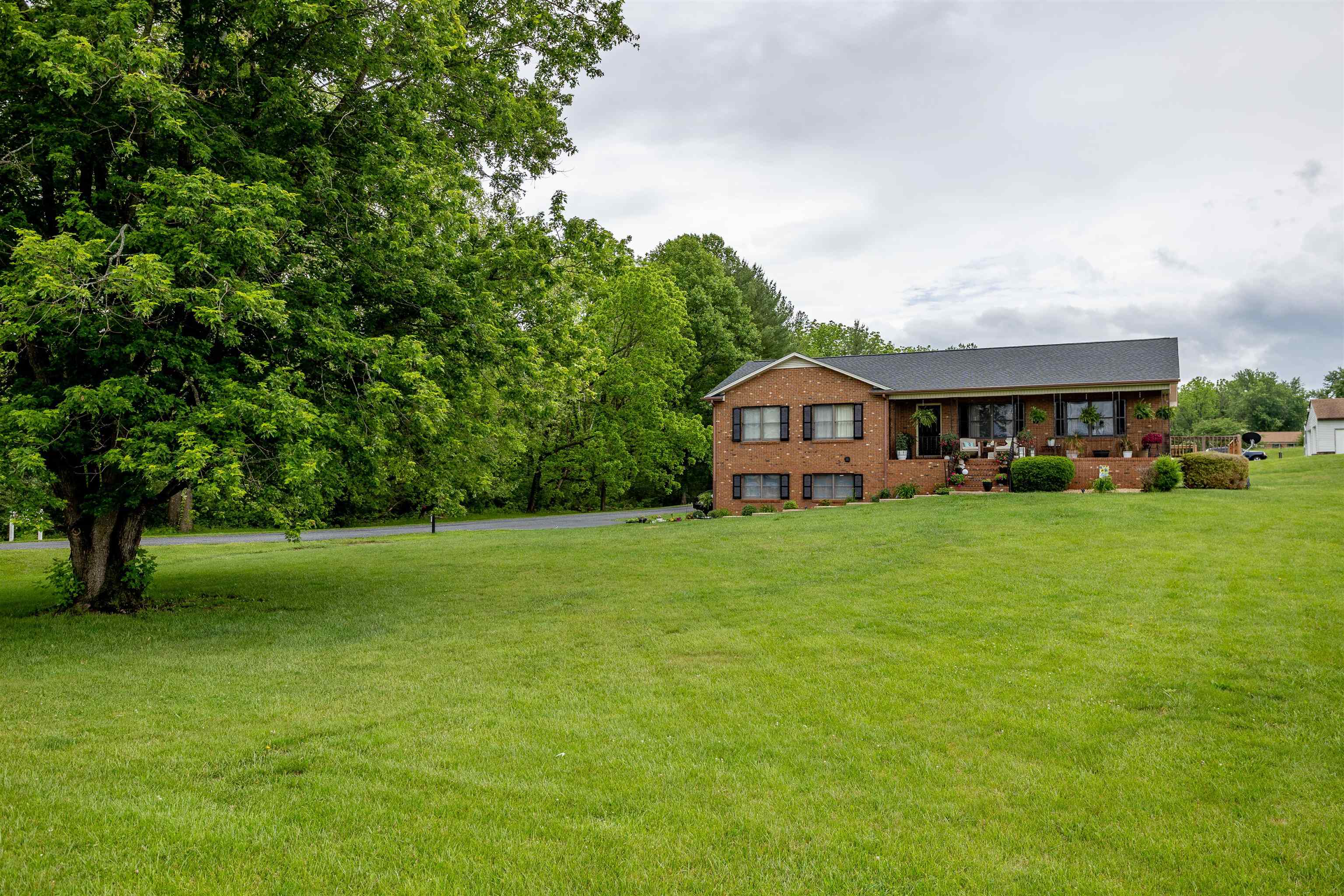 11 MEADOWBROOK DR, STUARTS DRAFT, Virginia 24477, 3 Bedrooms Bedrooms, ,2 BathroomsBathrooms,Residential,11 MEADOWBROOK DR,677750 MLS # 677750 11 MEADOWBROOK DR, STUARTS DRAFT, Virginia 24477, 3 Bedrooms Bedrooms, ,2 BathroomsBathrooms,Residential,11 MEADOWBROOK DR,677750 MLS # 677750