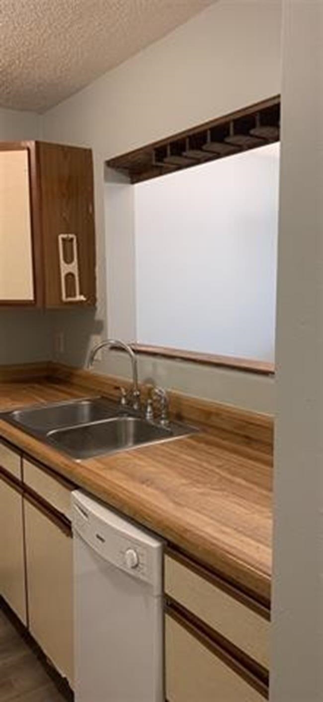 1384 HUNTERS RD, HARRISONBURG, Virginia 22801, 2 Bedrooms Bedrooms, ,2 BathroomsBathrooms,Residential,1384 HUNTERS RD,677751 MLS # 677751