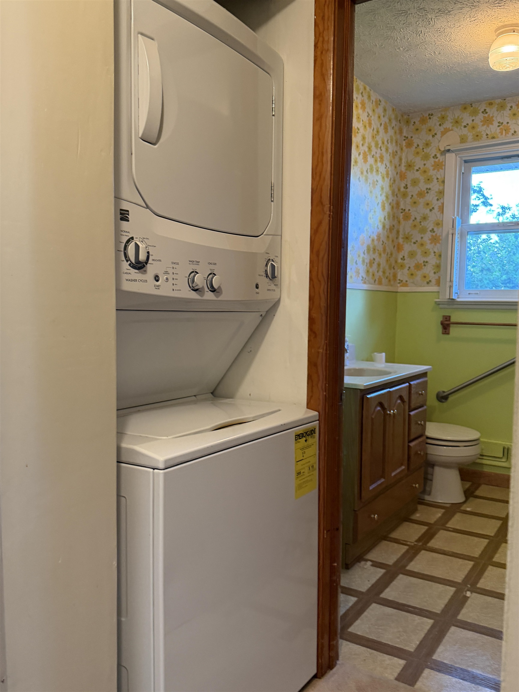 406 LINDEN DR, STAUNTON, Virginia 24401, 4 Bedrooms Bedrooms, ,2 BathroomsBathrooms,Residential,406 LINDEN DR,677757 MLS # 677757