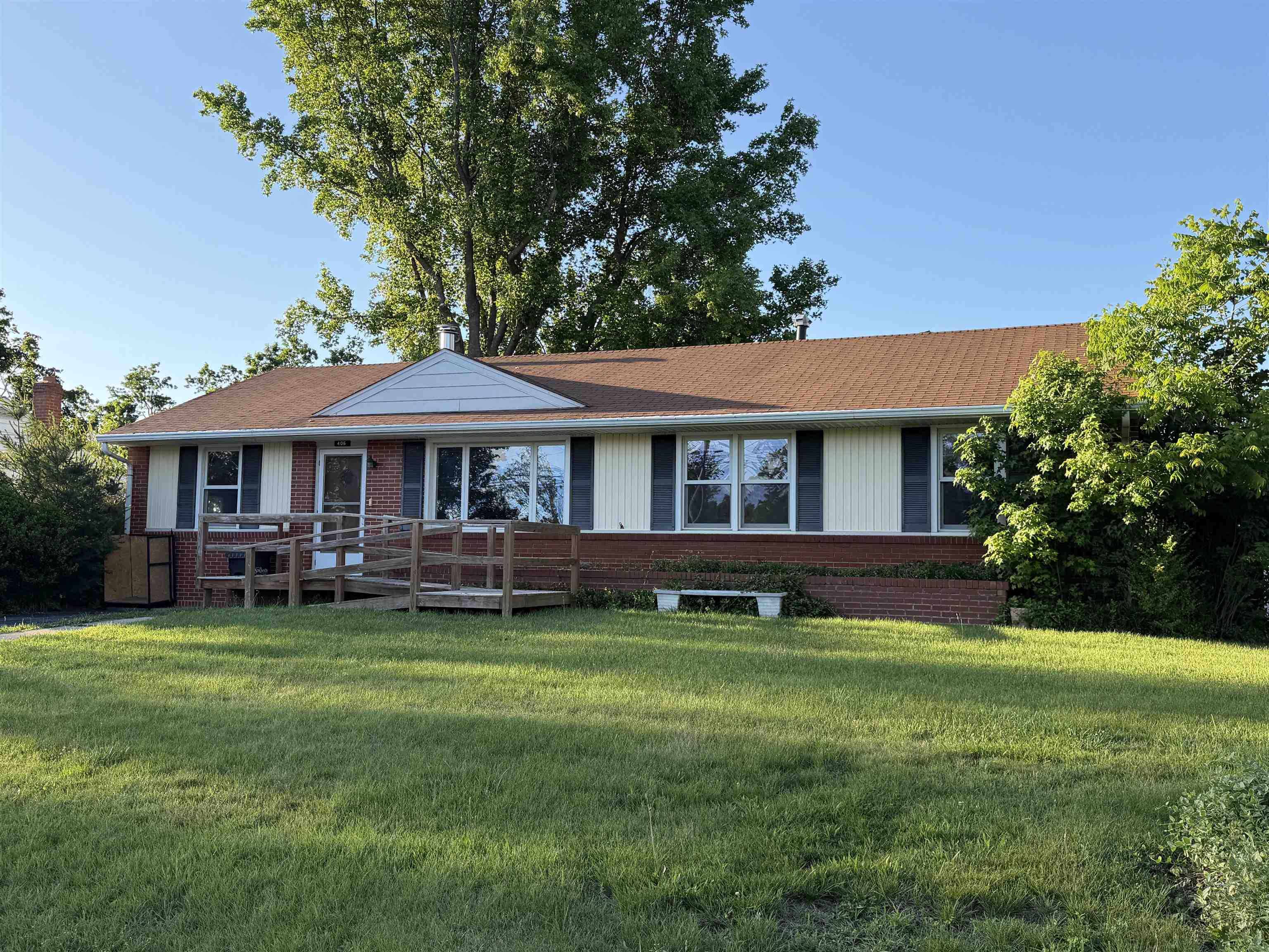 406 LINDEN DR, STAUNTON, Virginia 24401, 4 Bedrooms Bedrooms, ,2 BathroomsBathrooms,Residential,406 LINDEN DR,677757 MLS # 677757