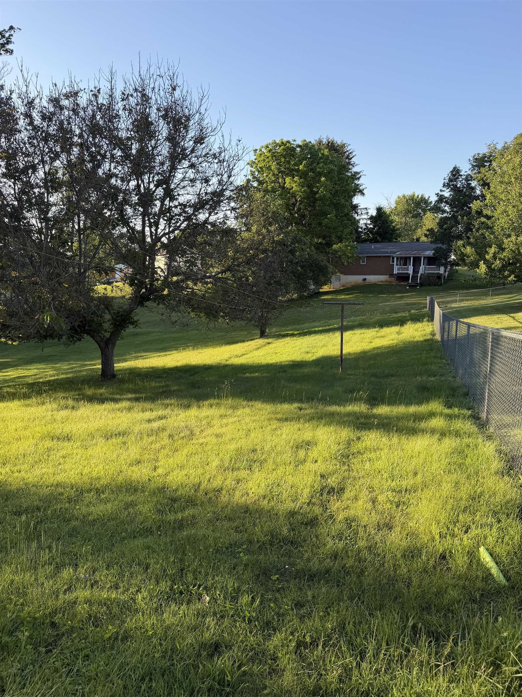 406 LINDEN DR, STAUNTON, Virginia 24401, 4 Bedrooms Bedrooms, ,2 BathroomsBathrooms,Residential,406 LINDEN DR,677757 MLS # 677757
