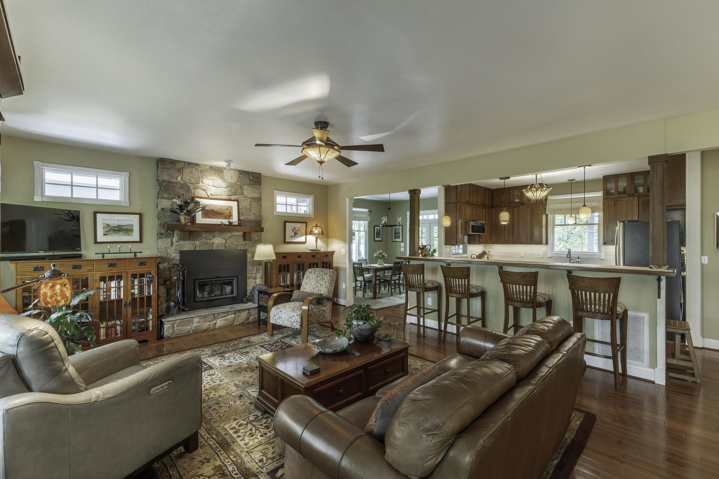 Comfortable Gathering space, right off the kitchen. Comfortable Gathering space, right off the kitchen.