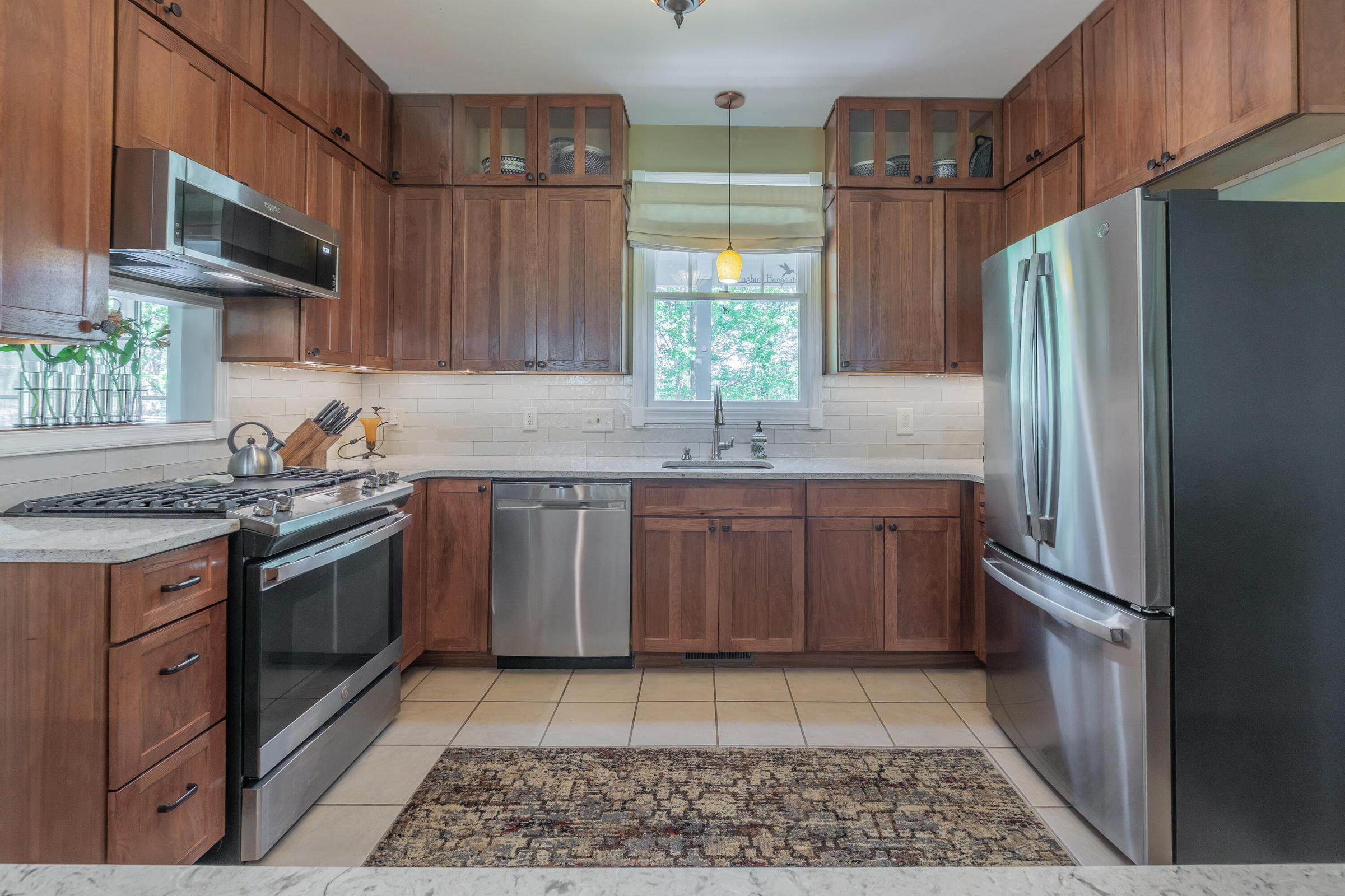 Plenty of space to hold family gatherings. Plenty of space to hold family gatherings.
