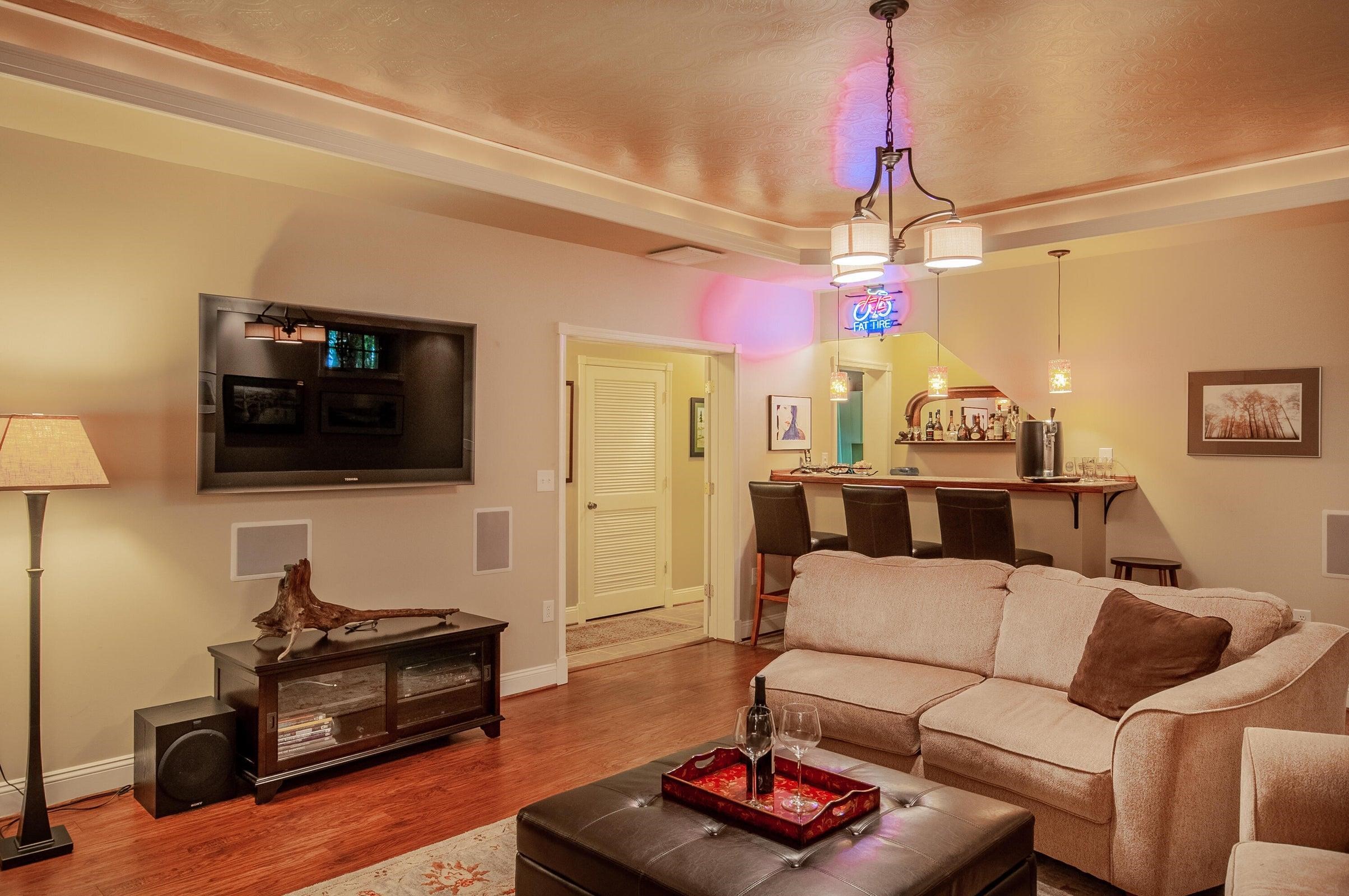 How do you wish to customize this superbly finished space? How do you wish to customize this superbly finished space?