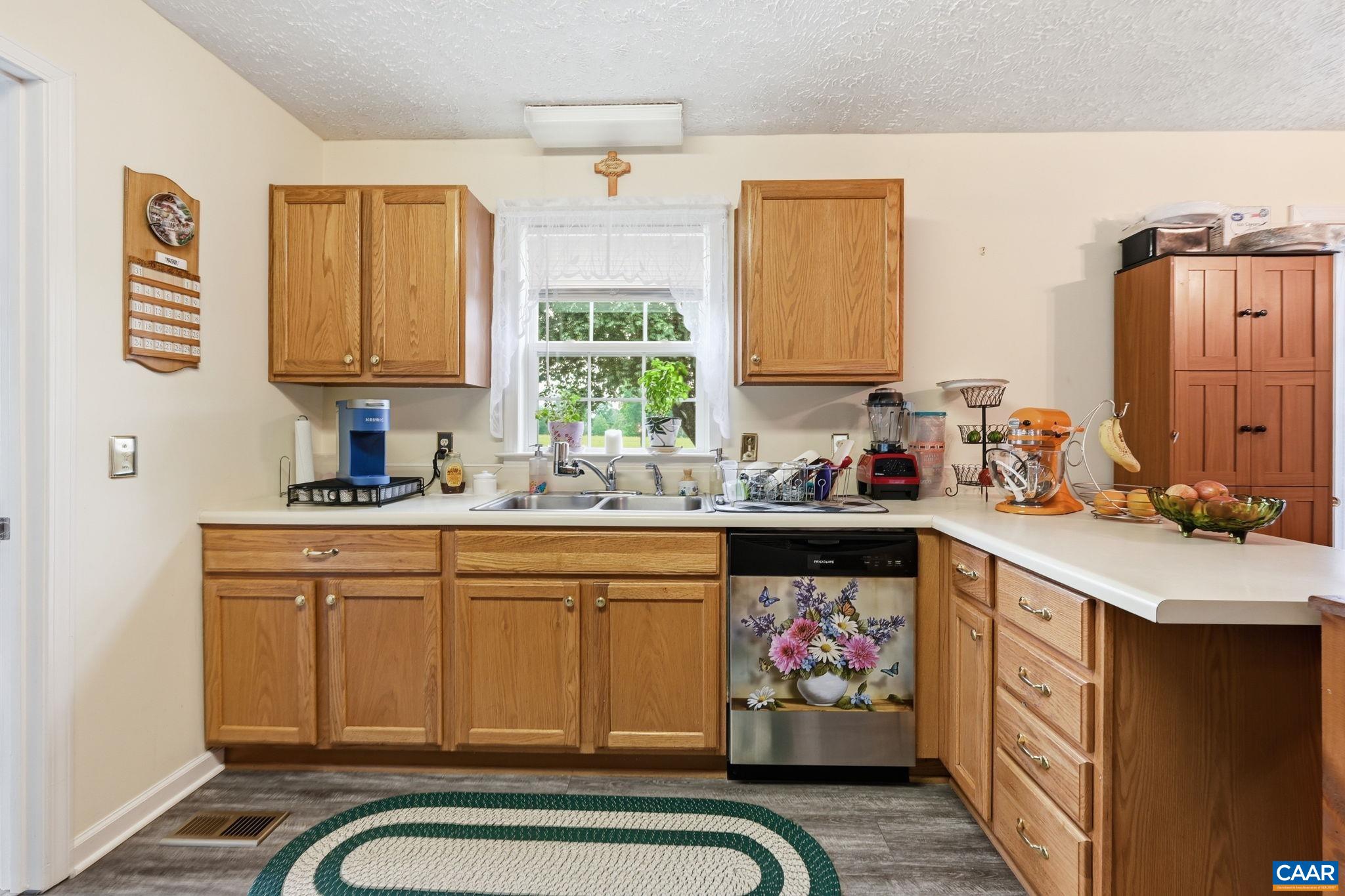 9402 CEDAR HOLLOW RD, UNIONVILLE, Virginia 22567, 3 Bedrooms Bedrooms, ,2 BathroomsBathrooms,Residential,Home Sweet Home,9402 CEDAR HOLLOW RD,677764 MLS # 677764