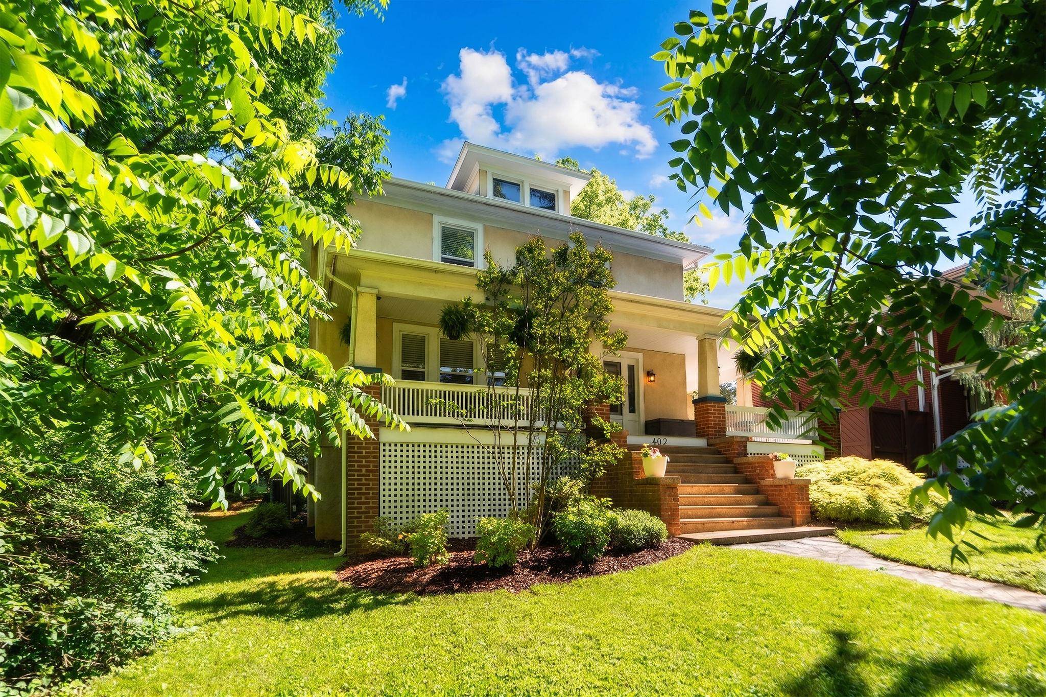 402 CHURCHVILLE AVE, STAUNTON, Virginia 24401, 4 Bedrooms Bedrooms, ,2 BathroomsBathrooms,Residential,402 CHURCHVILLE AVE,677766 MLS # 677766