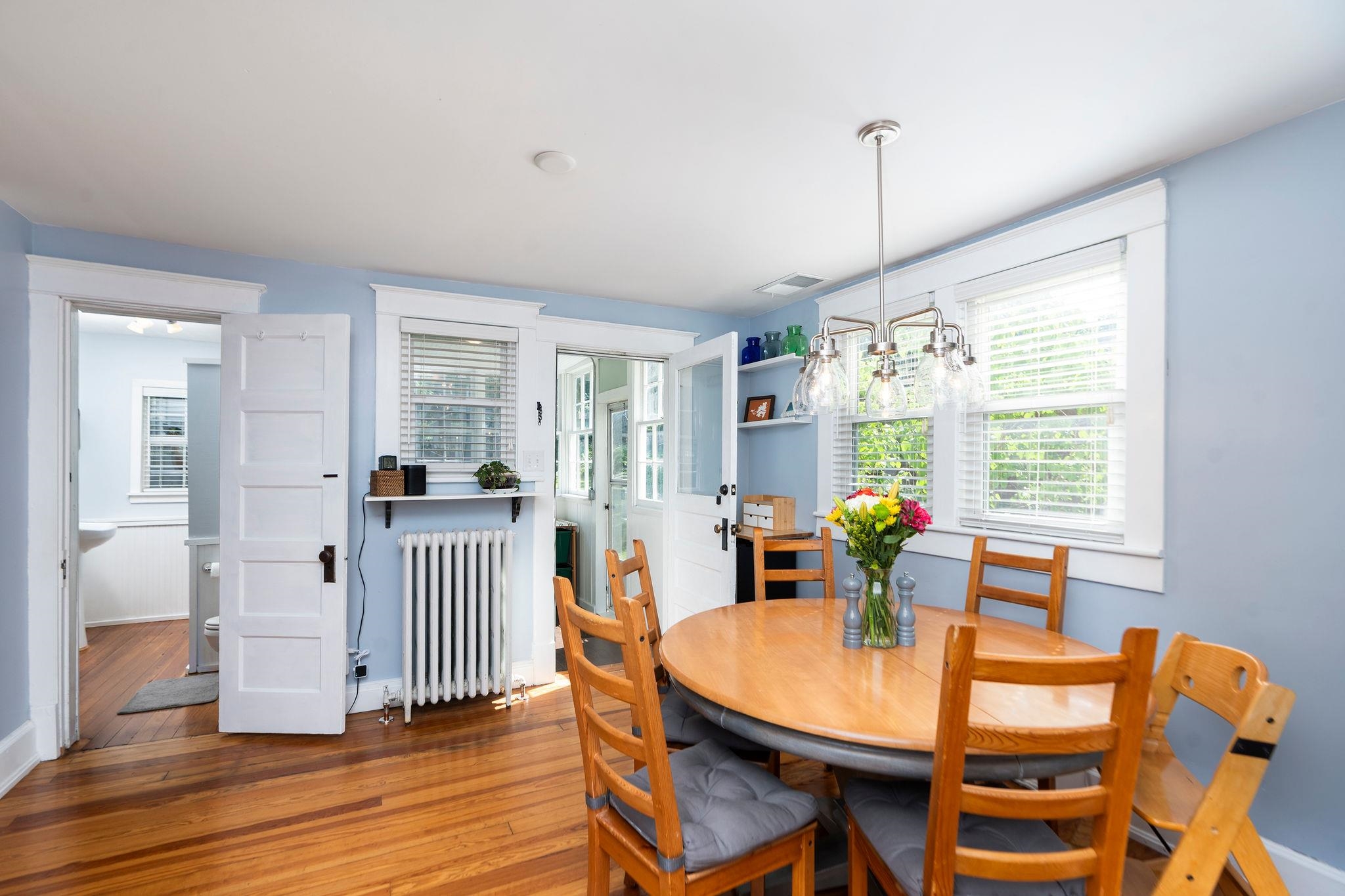 402 CHURCHVILLE AVE, STAUNTON, Virginia 24401, 4 Bedrooms Bedrooms, ,2 BathroomsBathrooms,Residential,402 CHURCHVILLE AVE,677766 MLS # 677766