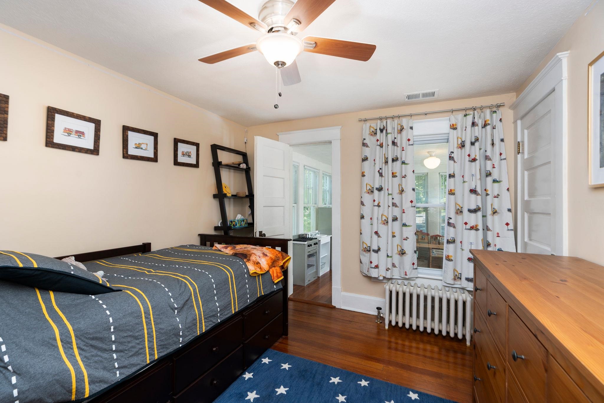 402 CHURCHVILLE AVE, STAUNTON, Virginia 24401, 4 Bedrooms Bedrooms, ,2 BathroomsBathrooms,Residential,402 CHURCHVILLE AVE,677766 MLS # 677766