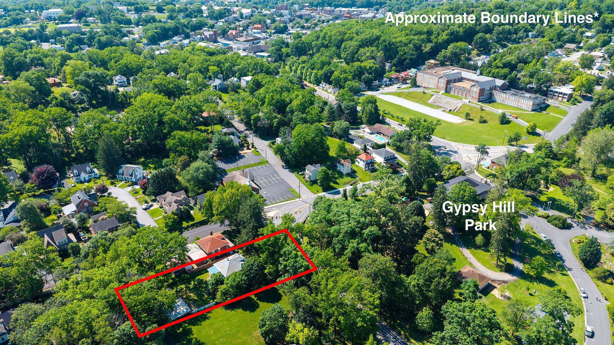 402 CHURCHVILLE AVE, STAUNTON, Virginia 24401, 4 Bedrooms Bedrooms, ,2 BathroomsBathrooms,Residential,402 CHURCHVILLE AVE,677766 MLS # 677766