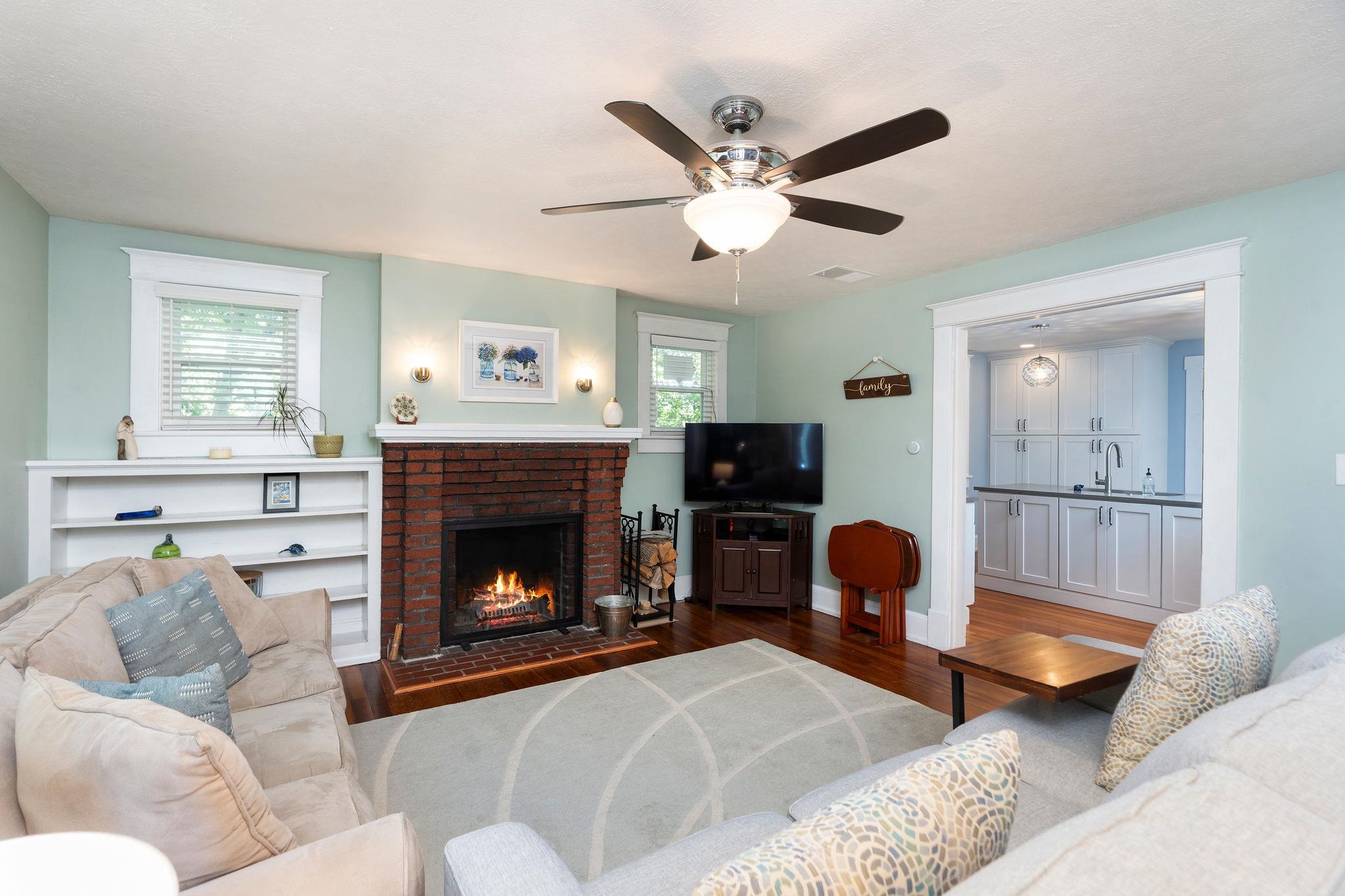 402 CHURCHVILLE AVE, STAUNTON, Virginia 24401, 4 Bedrooms Bedrooms, ,2 BathroomsBathrooms,Residential,402 CHURCHVILLE AVE,677766 MLS # 677766